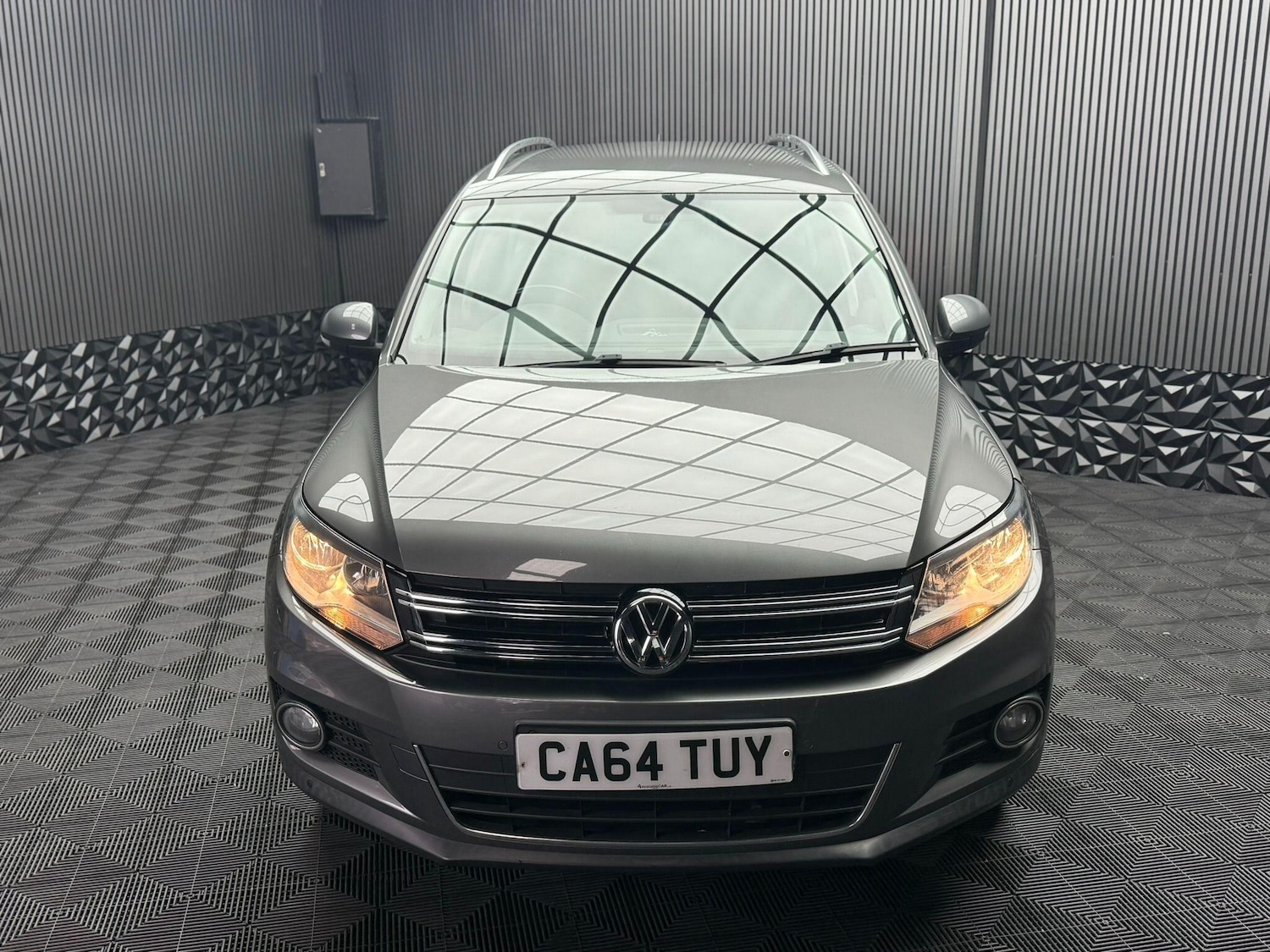 Used Volkswagen Tiguan 2015 for sale - 76592345: Photo 3