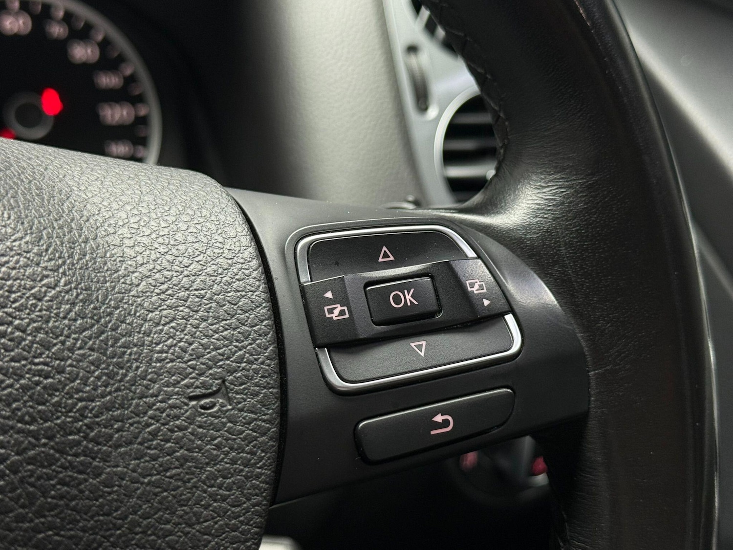 Used Volkswagen Tiguan 2015 for sale - 76592345: Photo 30