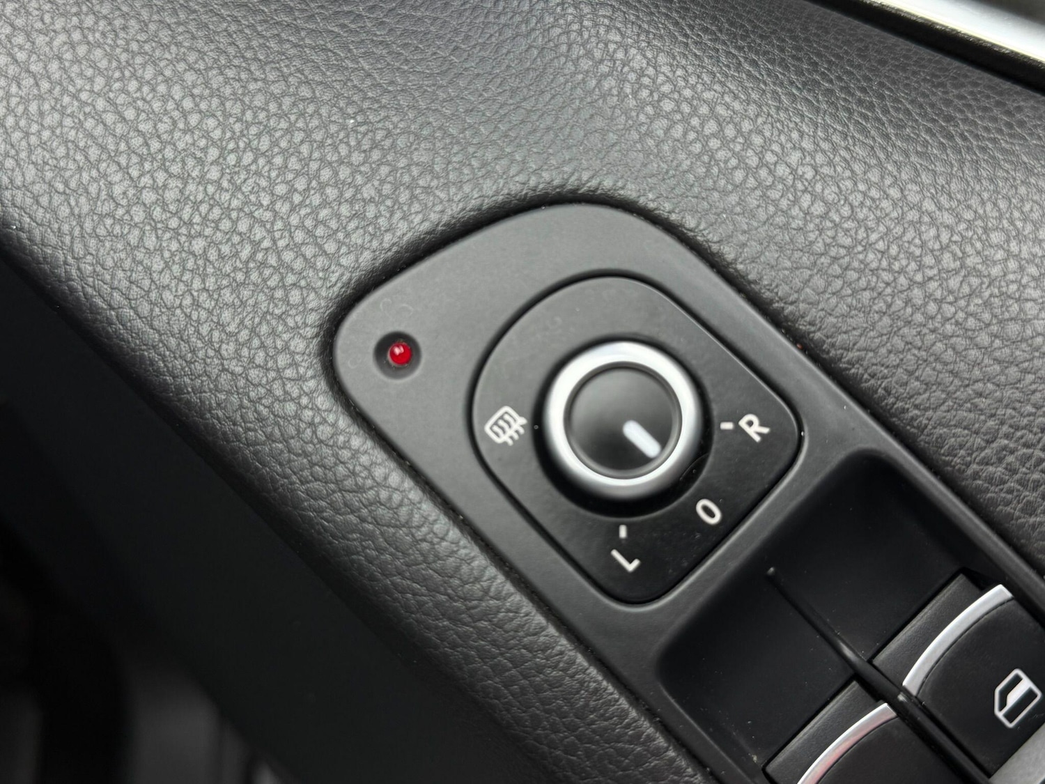 Used Volkswagen Tiguan 2015 for sale - 76592345: Photo 34