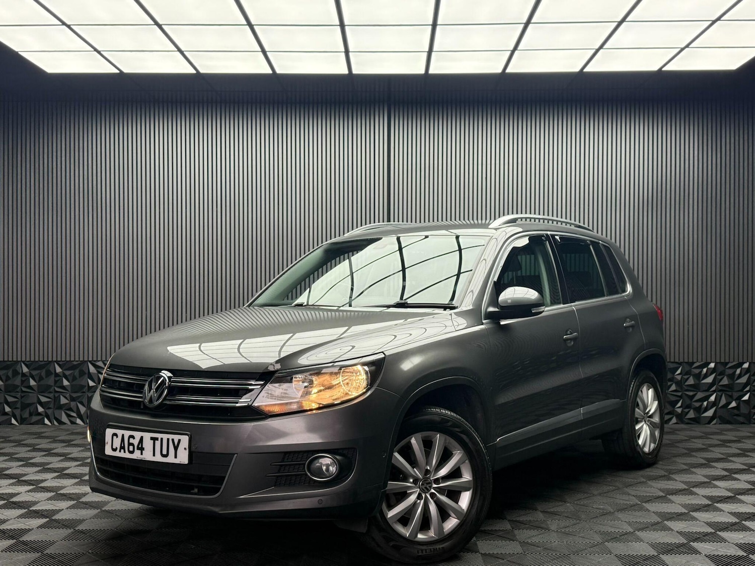 Used Volkswagen Tiguan 2015 for sale - 76592345: Photo 4