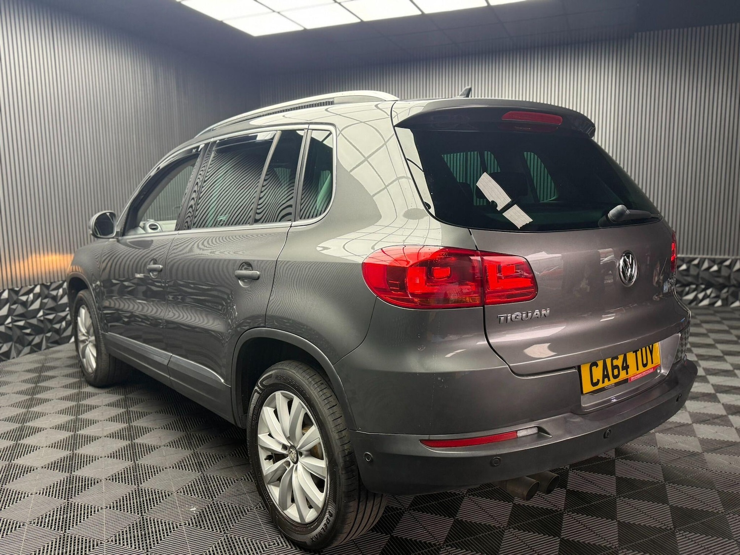 Used Volkswagen Tiguan 2015 for sale - 76592345: Photo 5