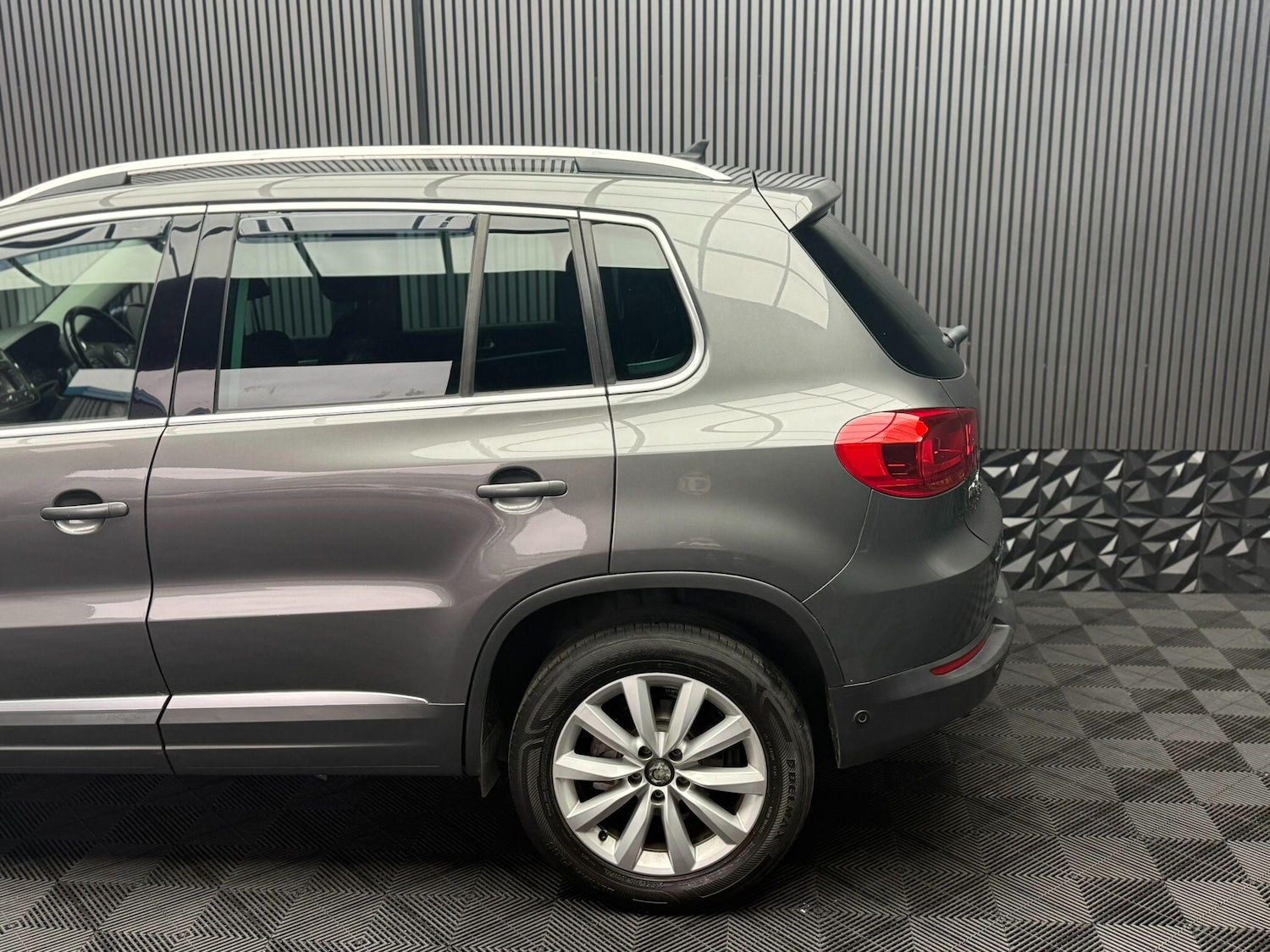 Used Volkswagen Tiguan 2015 for sale - 76592345: Photo 59
