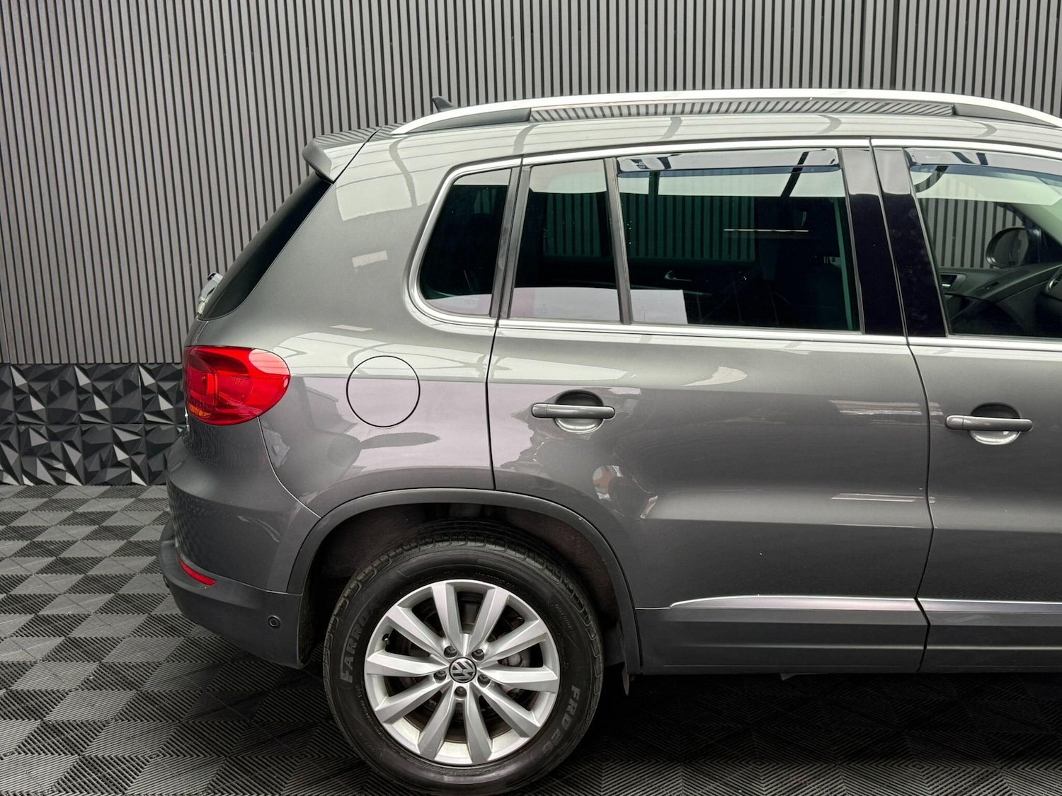 Used Volkswagen Tiguan 2015 for sale - 76592345: Photo 61