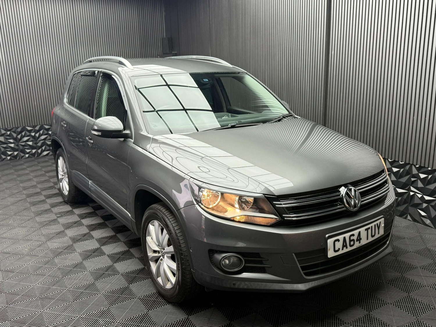 Used Volkswagen Tiguan 2015 for sale - 76592345: Photo 8