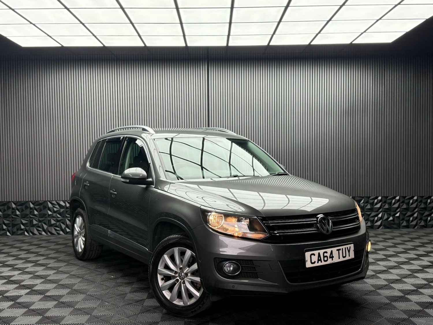 Used Volkswagen Tiguan 2015 for sale - 76592345: Photo 9