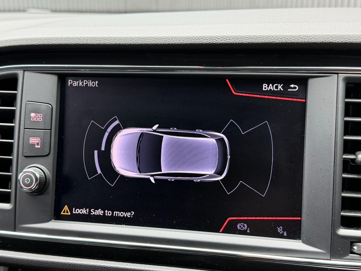 Used SEAT Leon 2018 for sale - 76632908: Photo 45