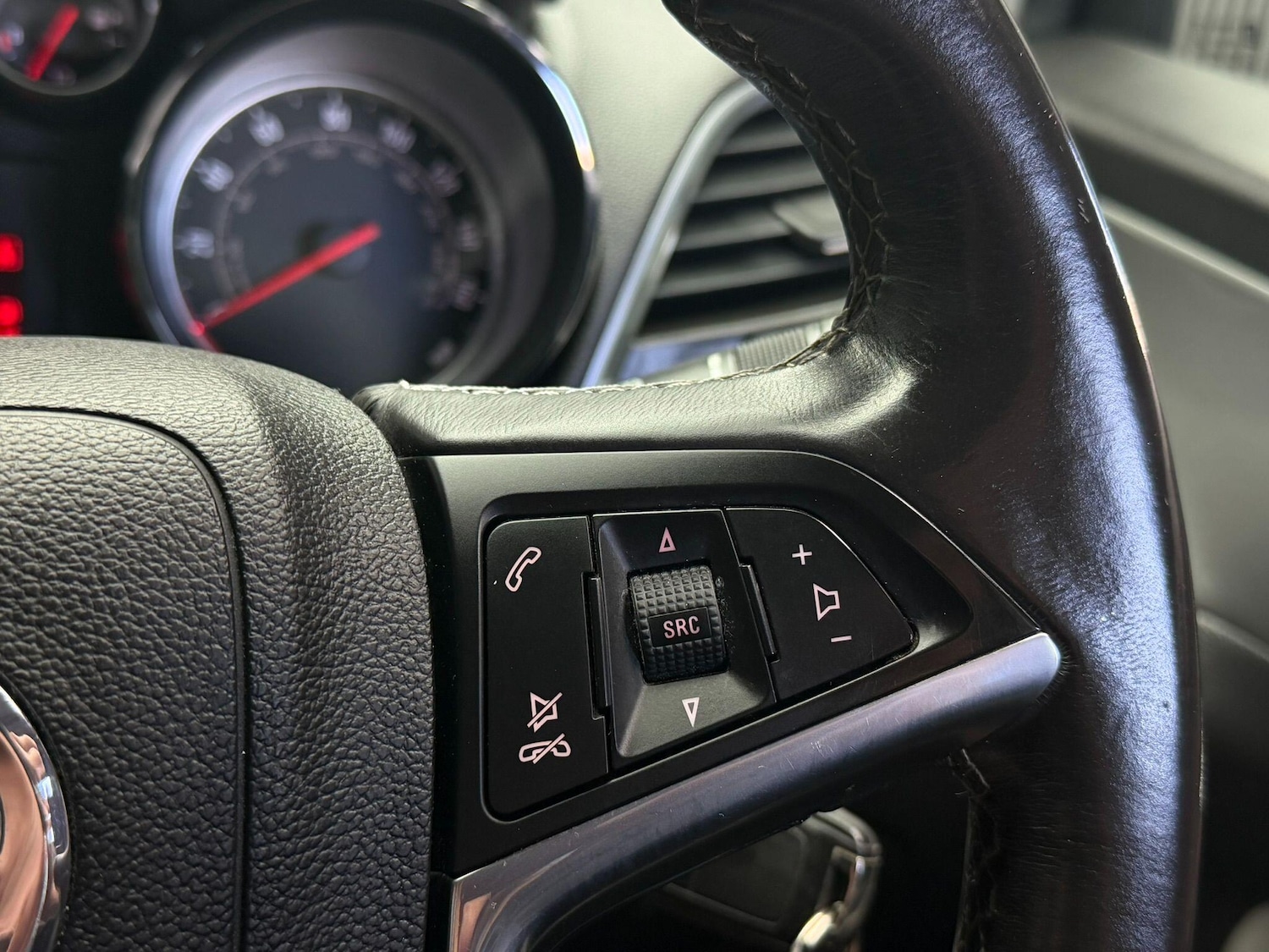 Used Vauxhall Mokka 2015 for sale - 77645759: Photo 25