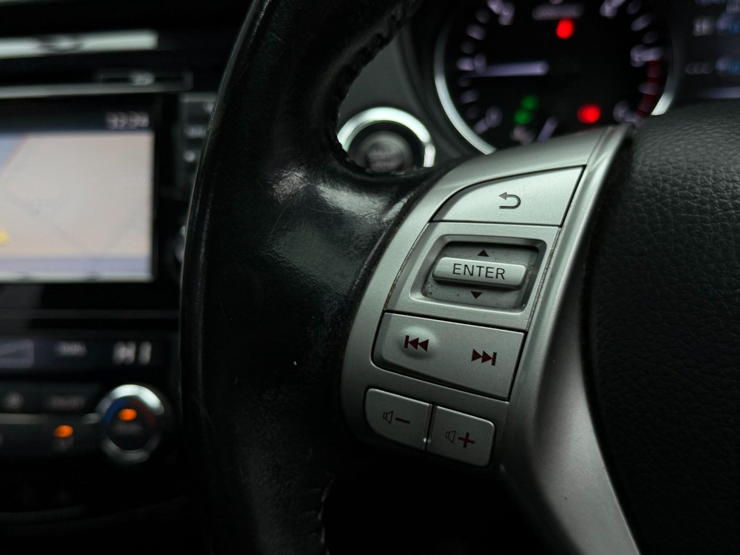 Used Nissan Qashqai 2016 for sale - 77054061: Photo 28