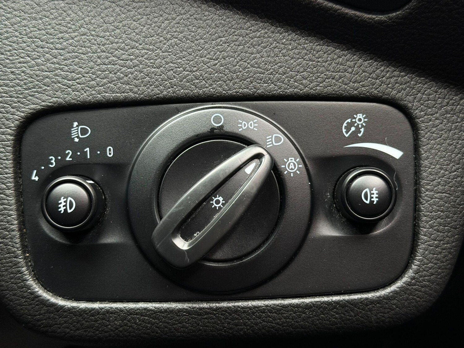 Used Ford Kuga 2016 for sale - 77909171: Photo 29