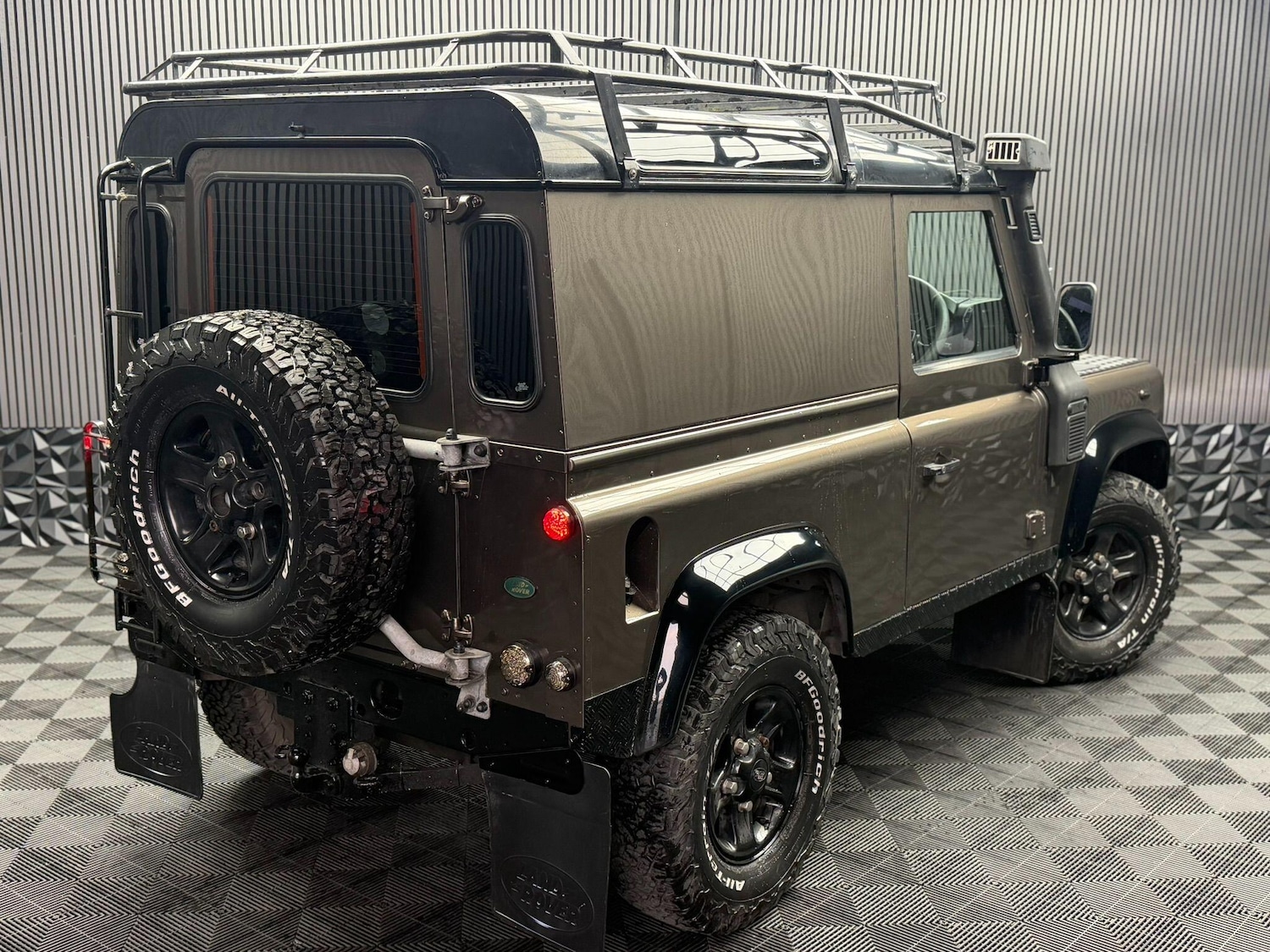 Used Land Rover Defender 90 1991 for sale - 77351858: Photo 17