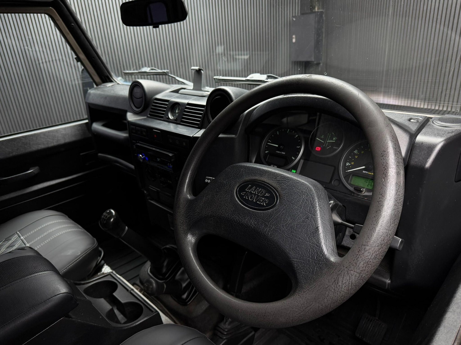 Used Land Rover Defender 90 1991 for sale - 77351858: Photo 19