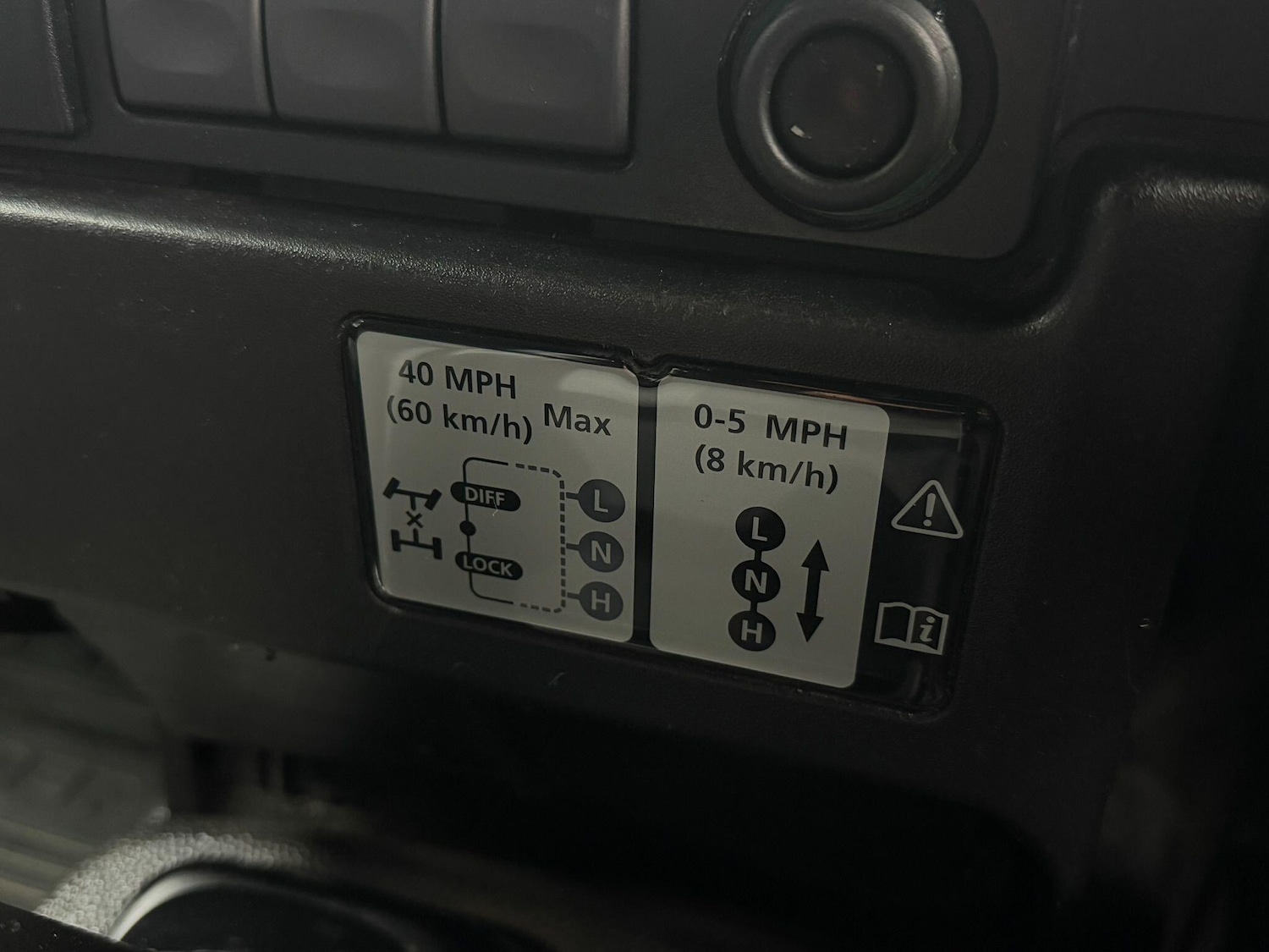 Used Land Rover Defender 90 1991 for sale - 77351858: Photo 23