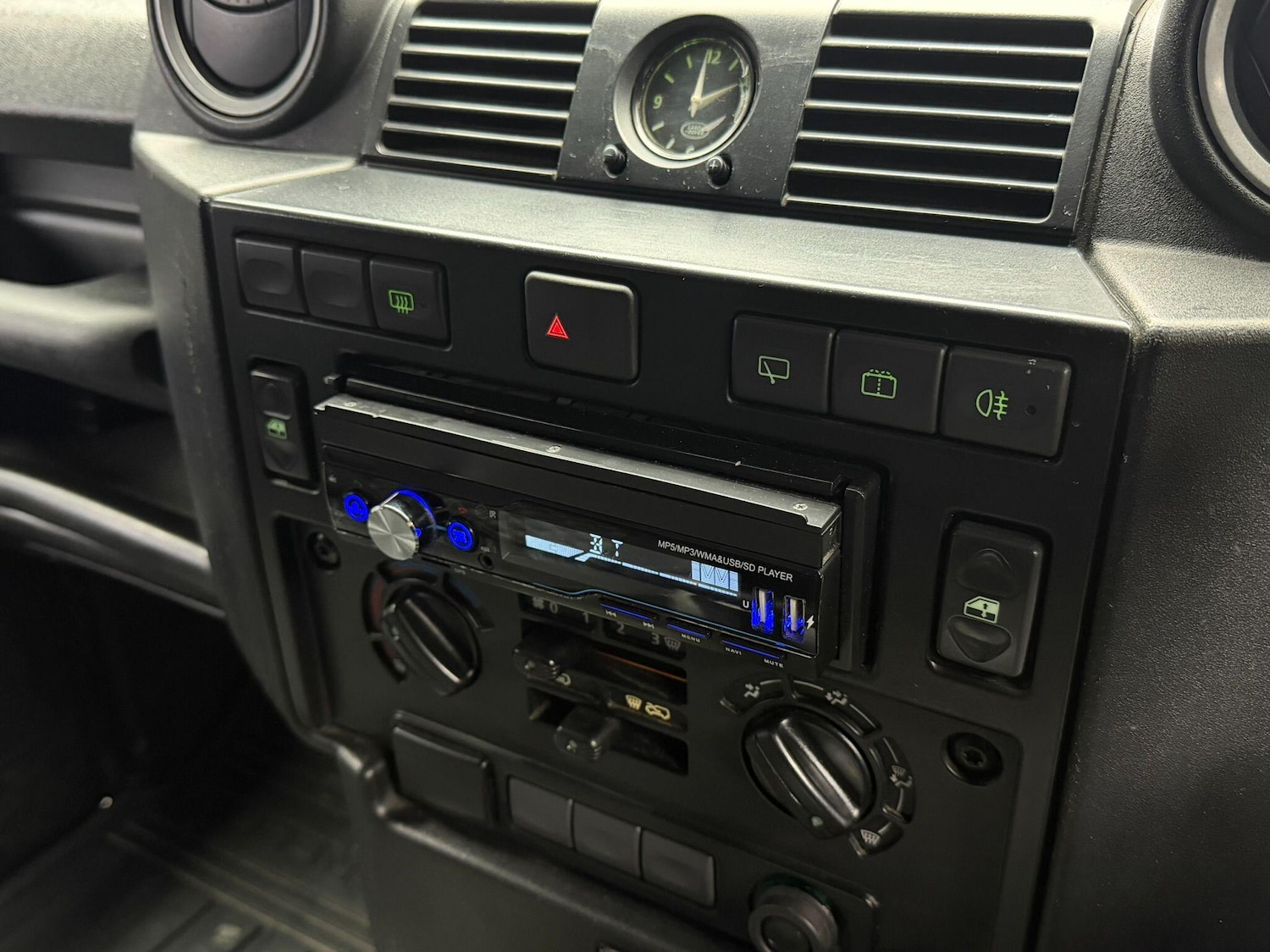 Used Land Rover Defender 90 1991 for sale - 77351858: Photo 32