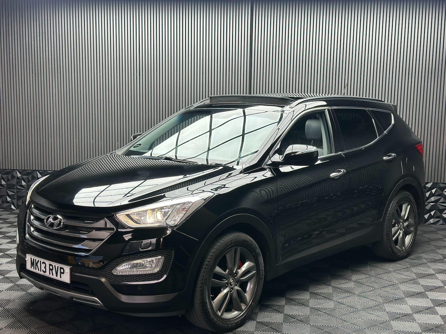 Used Hyundai Santa Fe 2013 for sale - 76337111: Photo 10