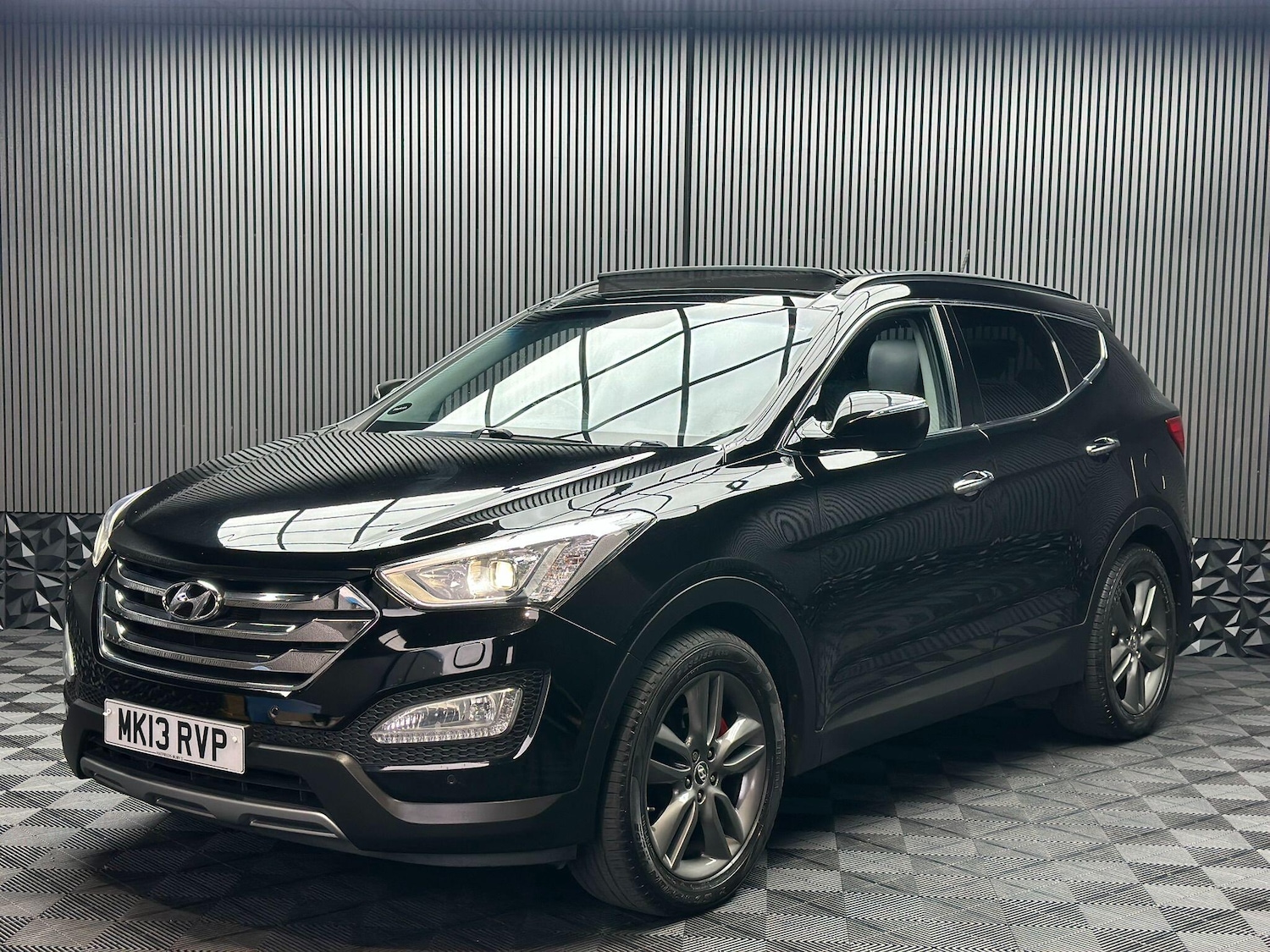 Used Hyundai Santa Fe 2013 for sale - 76337111: Photo 11