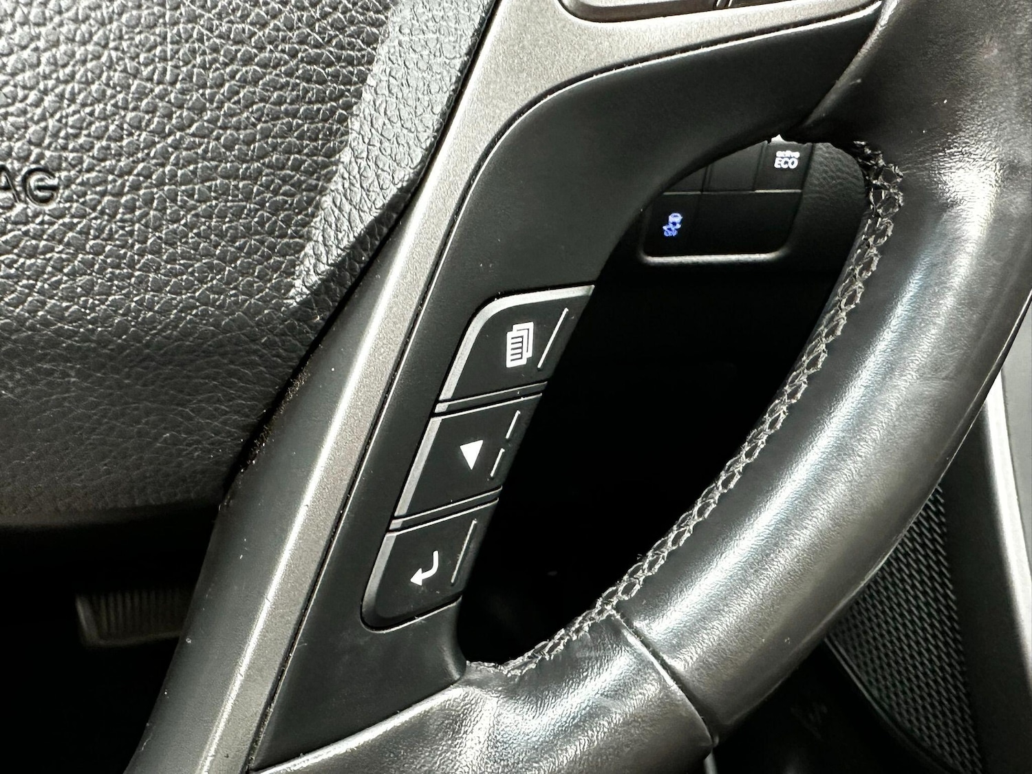 Used Hyundai Santa Fe 2013 for sale - 76337111: Photo 32