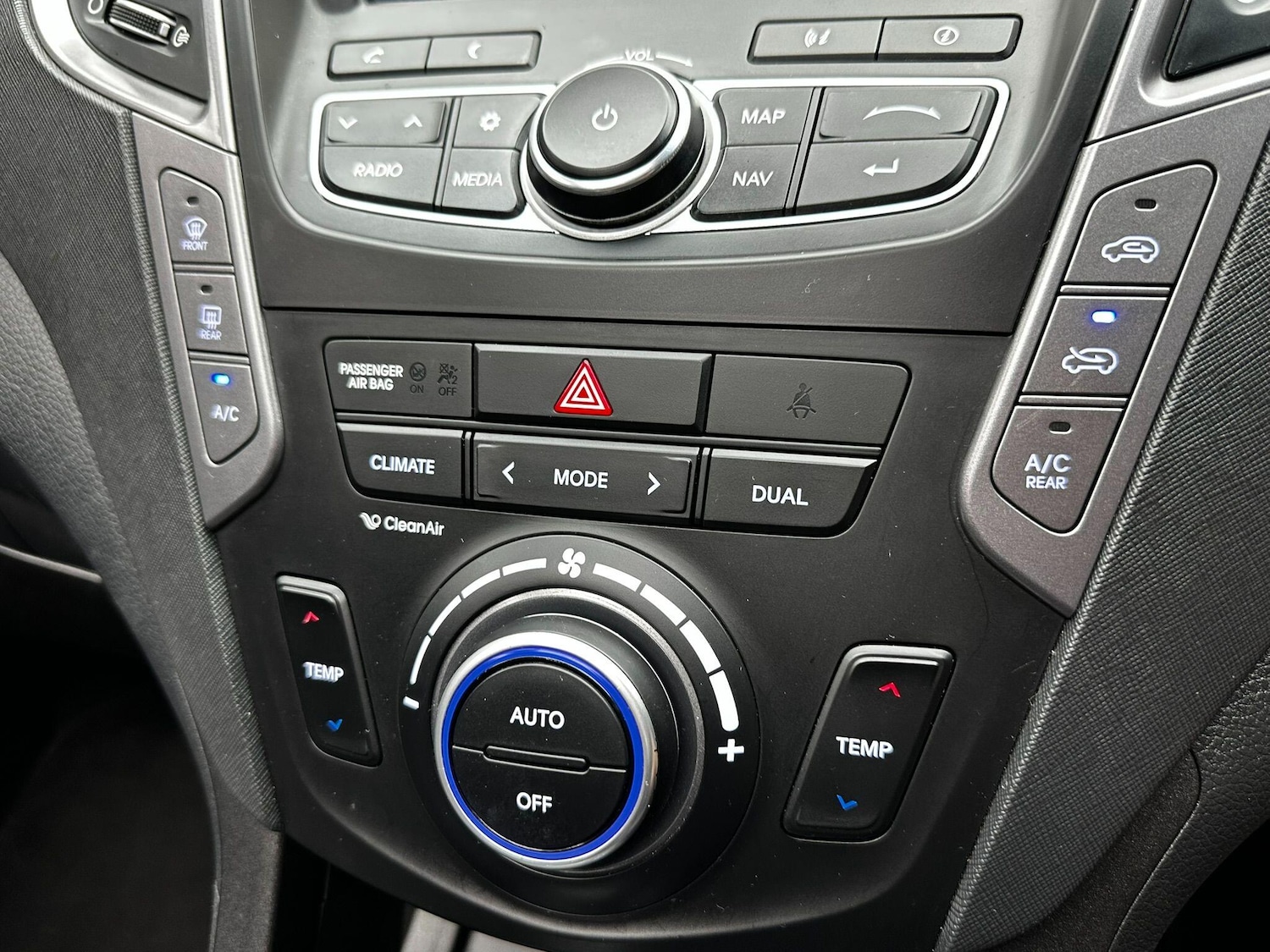 Used Hyundai Santa Fe 2013 for sale - 76337111: Photo 35