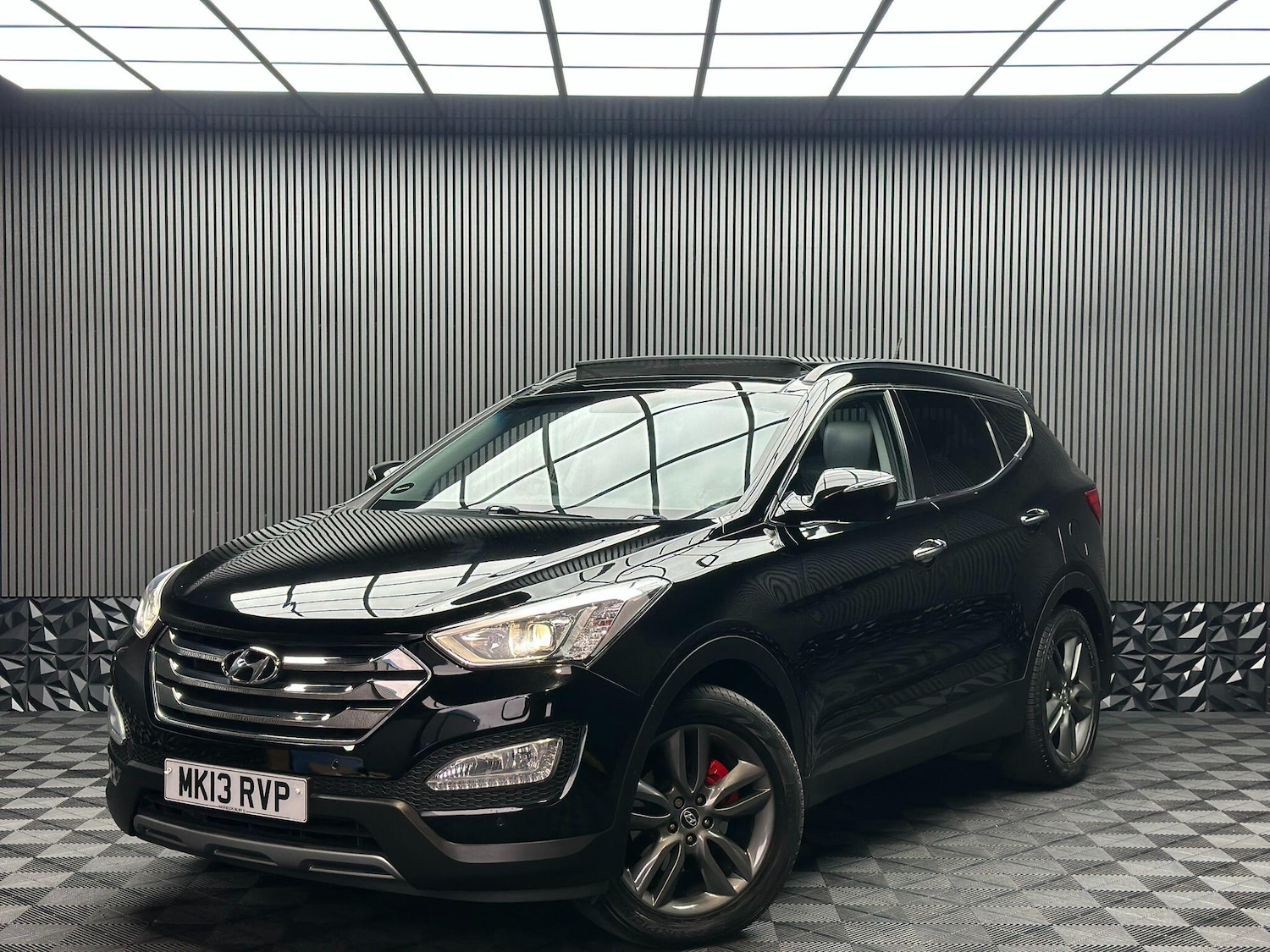 Used Hyundai Santa Fe 2013 for sale - 76337111: Photo 4