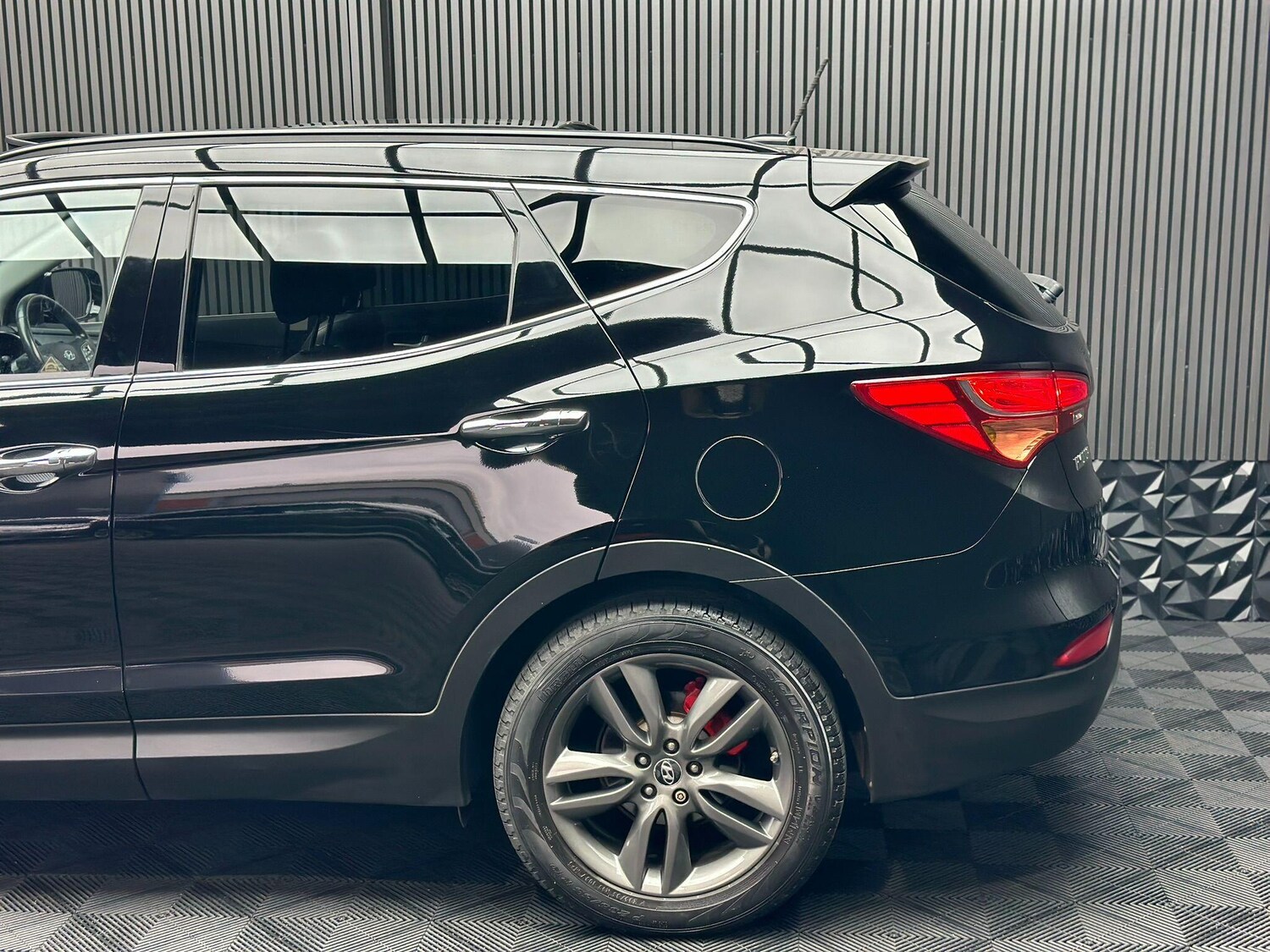 Used Hyundai Santa Fe 2013 for sale - 76337111: Photo 40