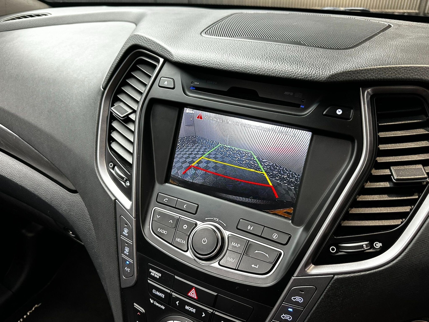Used Hyundai Santa Fe 2013 for sale - 76337111: Photo 43