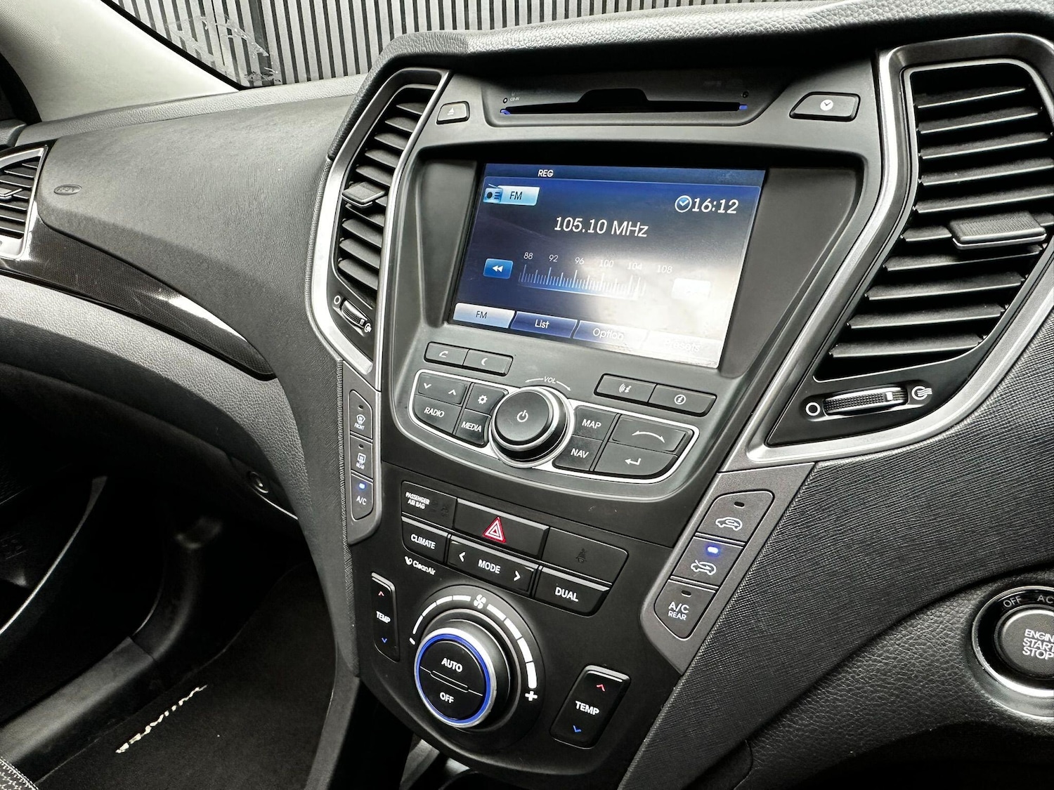 Used Hyundai Santa Fe 2013 for sale - 76337111: Photo 44