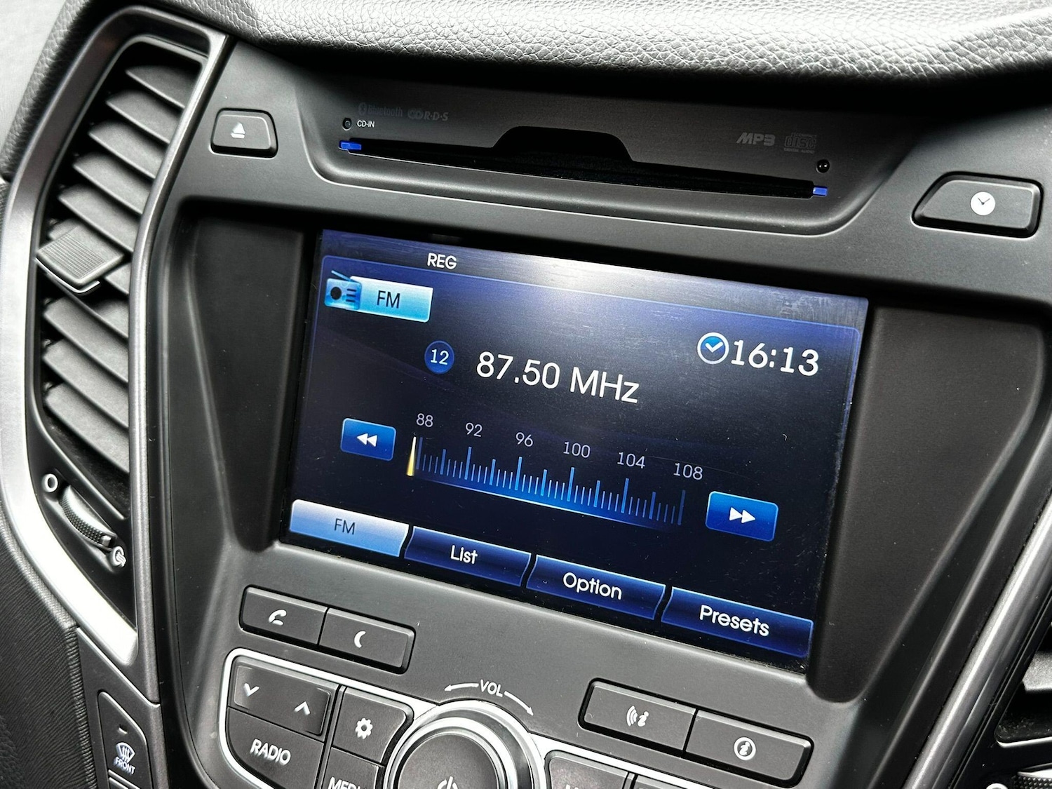 Used Hyundai Santa Fe 2013 for sale - 76337111: Photo 46