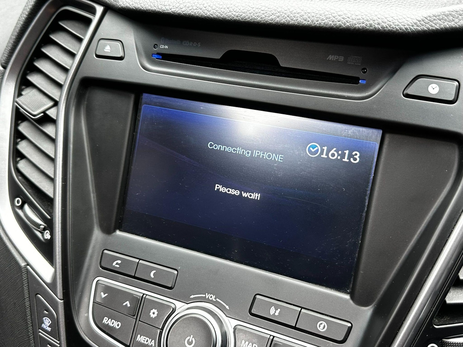 Used Hyundai Santa Fe 2013 for sale - 76337111: Photo 48