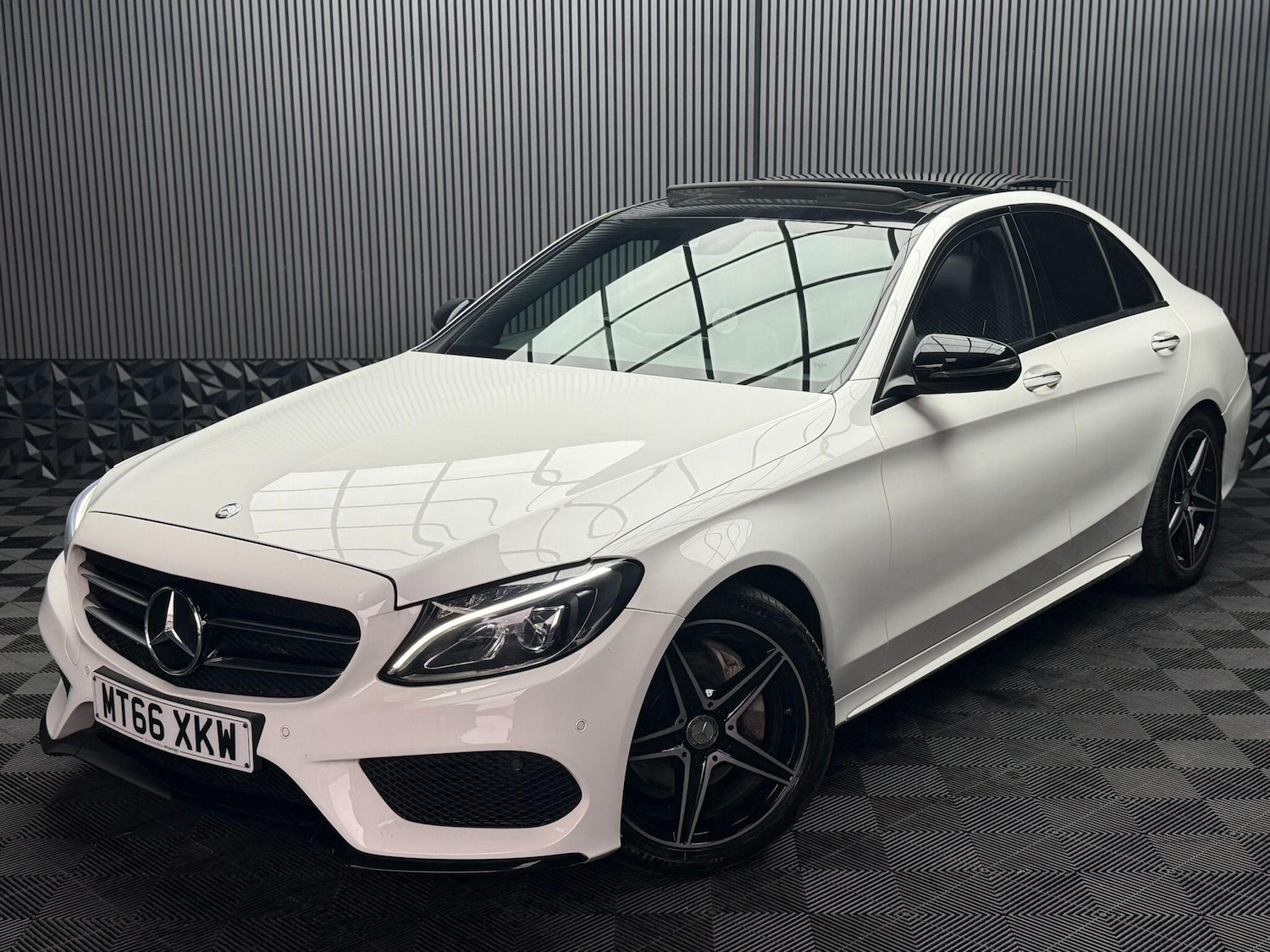 Used Mercedes-Benz C Class 2016 for sale - 77908519: Photo 4