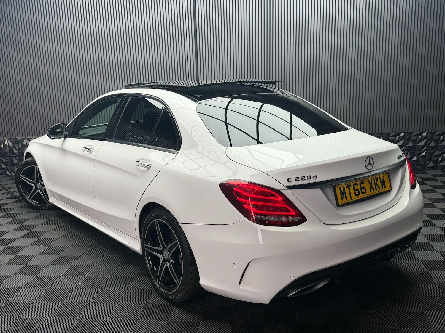 Used Mercedes-Benz C Class 2016 for sale - 77908519: Photo 5