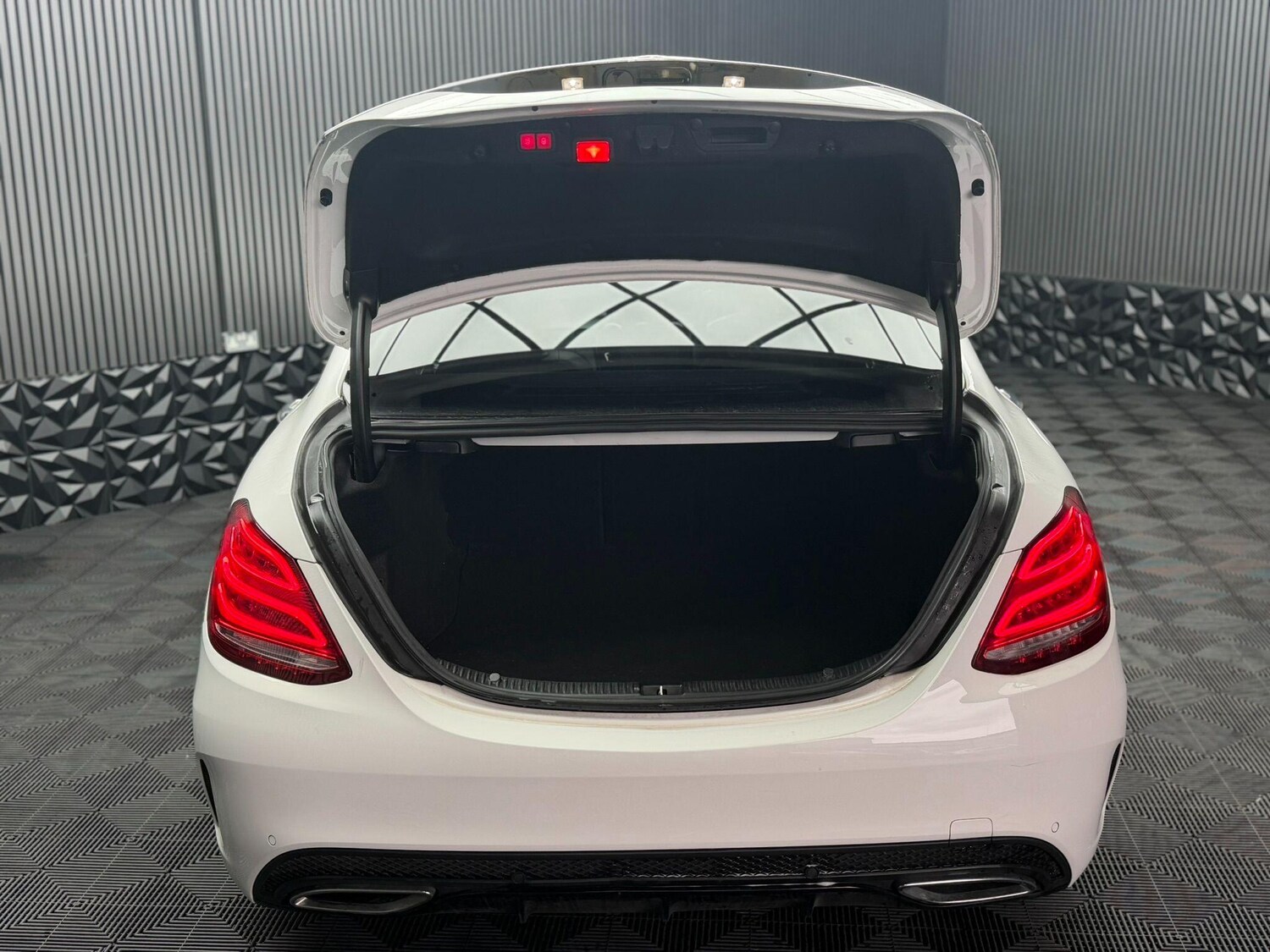 Used Mercedes-Benz C Class 2016 for sale - 77908519: Photo 76