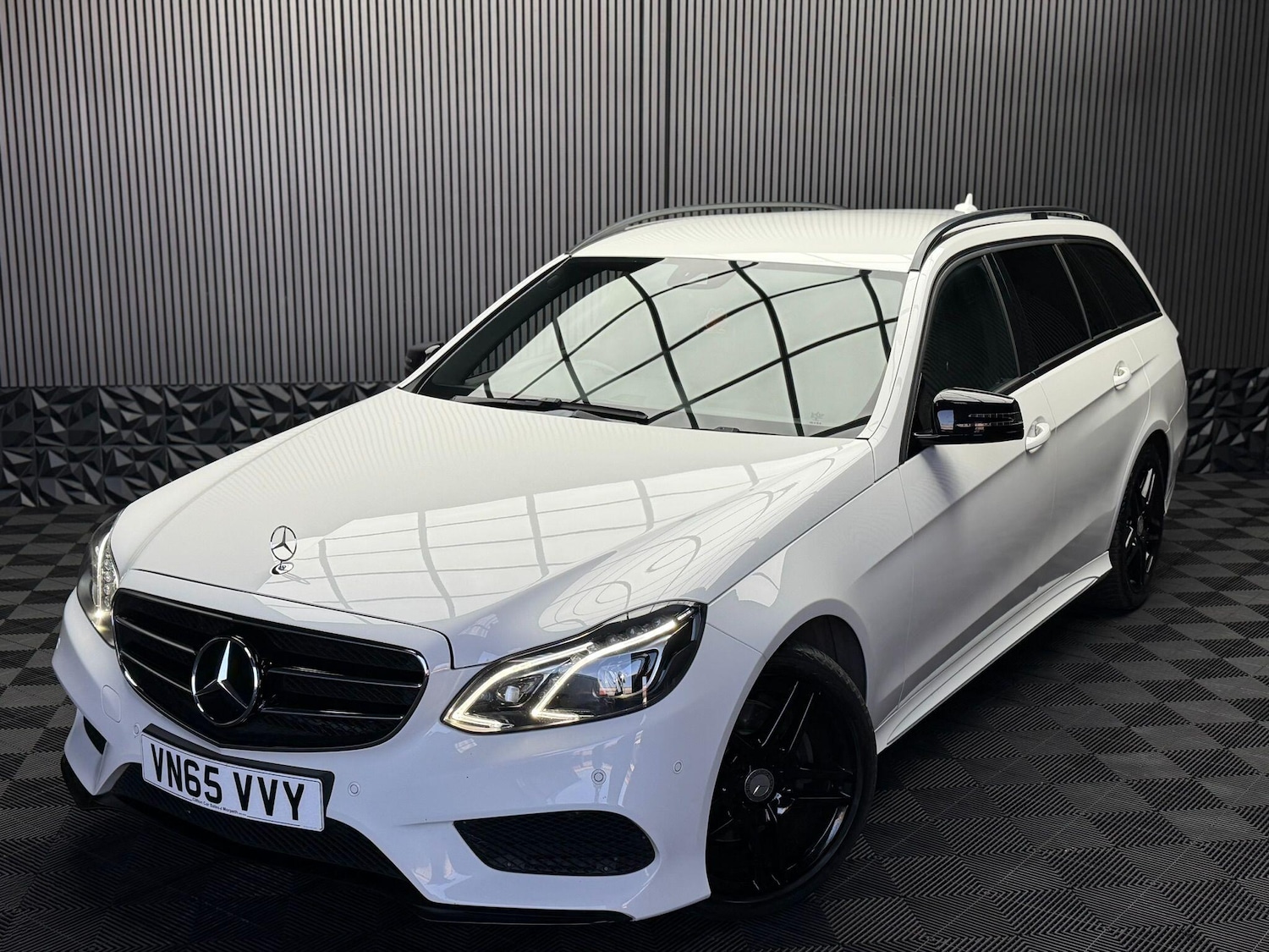 Used Mercedes-Benz E Class 2016 for sale - 77377625: Photo 10