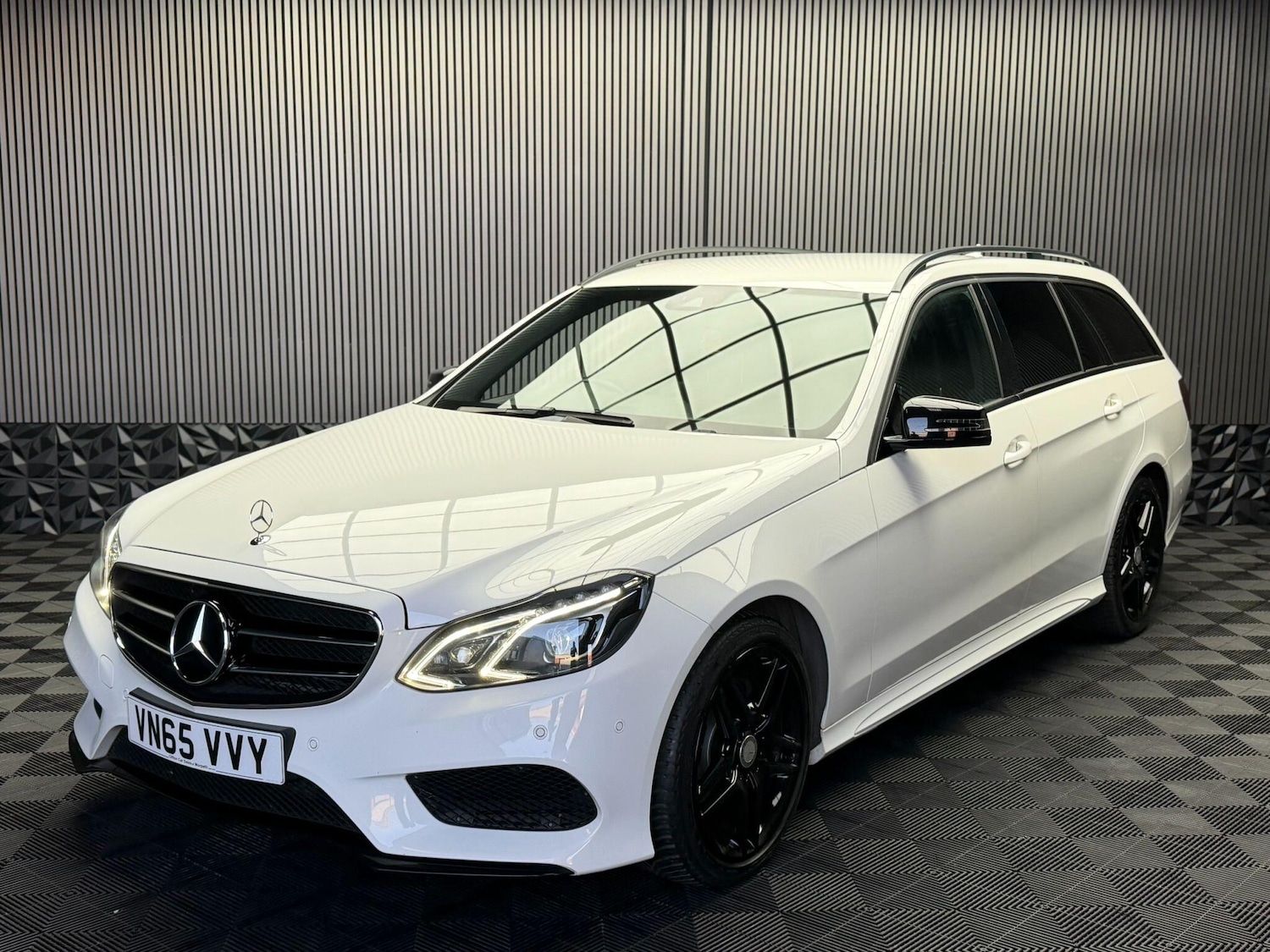 Used Mercedes-Benz E Class 2016 for sale - 77377625: Photo 11