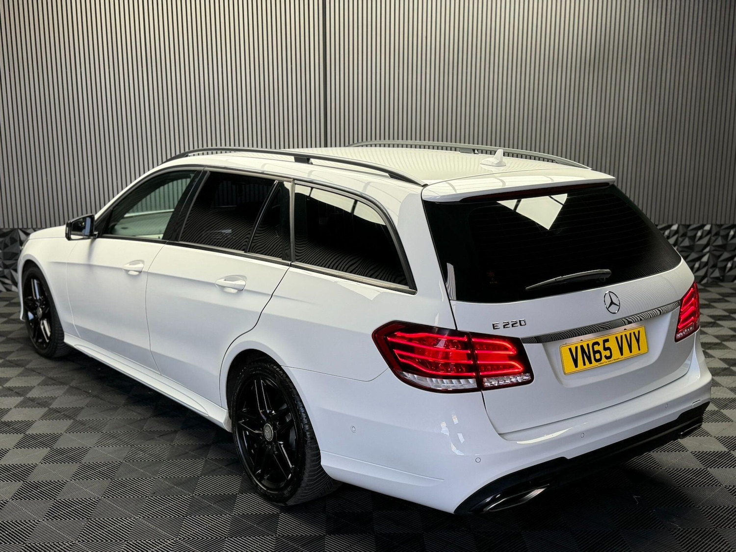 Used Mercedes-Benz E Class 2016 for sale - 77377625: Photo 12