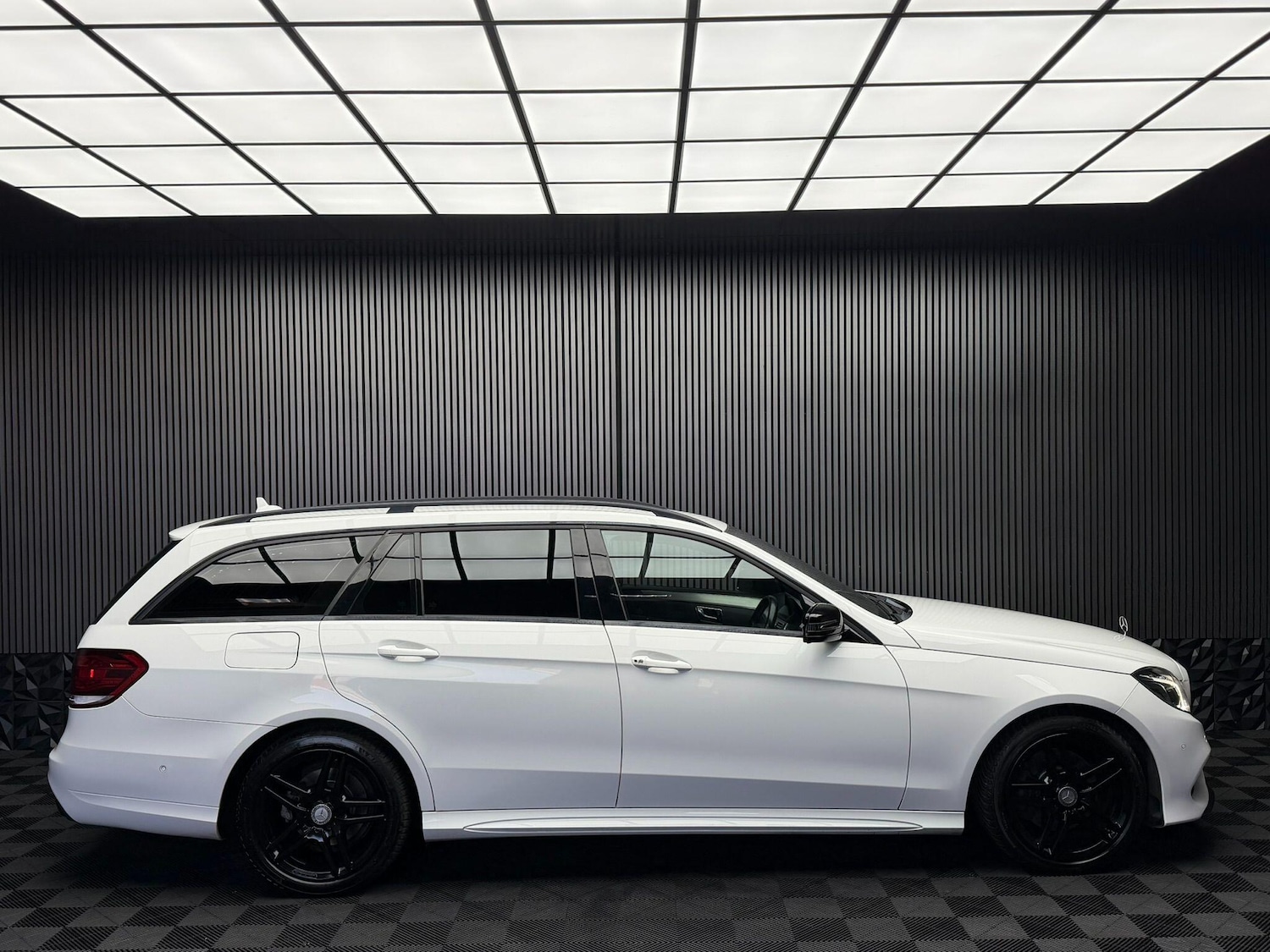 Used Mercedes-Benz E Class 2016 for sale - 77377625: Photo 14