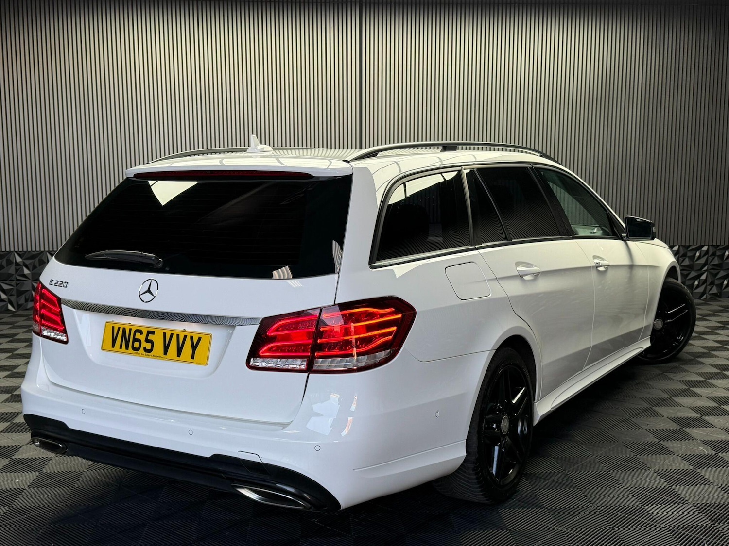 Used Mercedes-Benz E Class 2016 for sale - 77377625: Photo 17