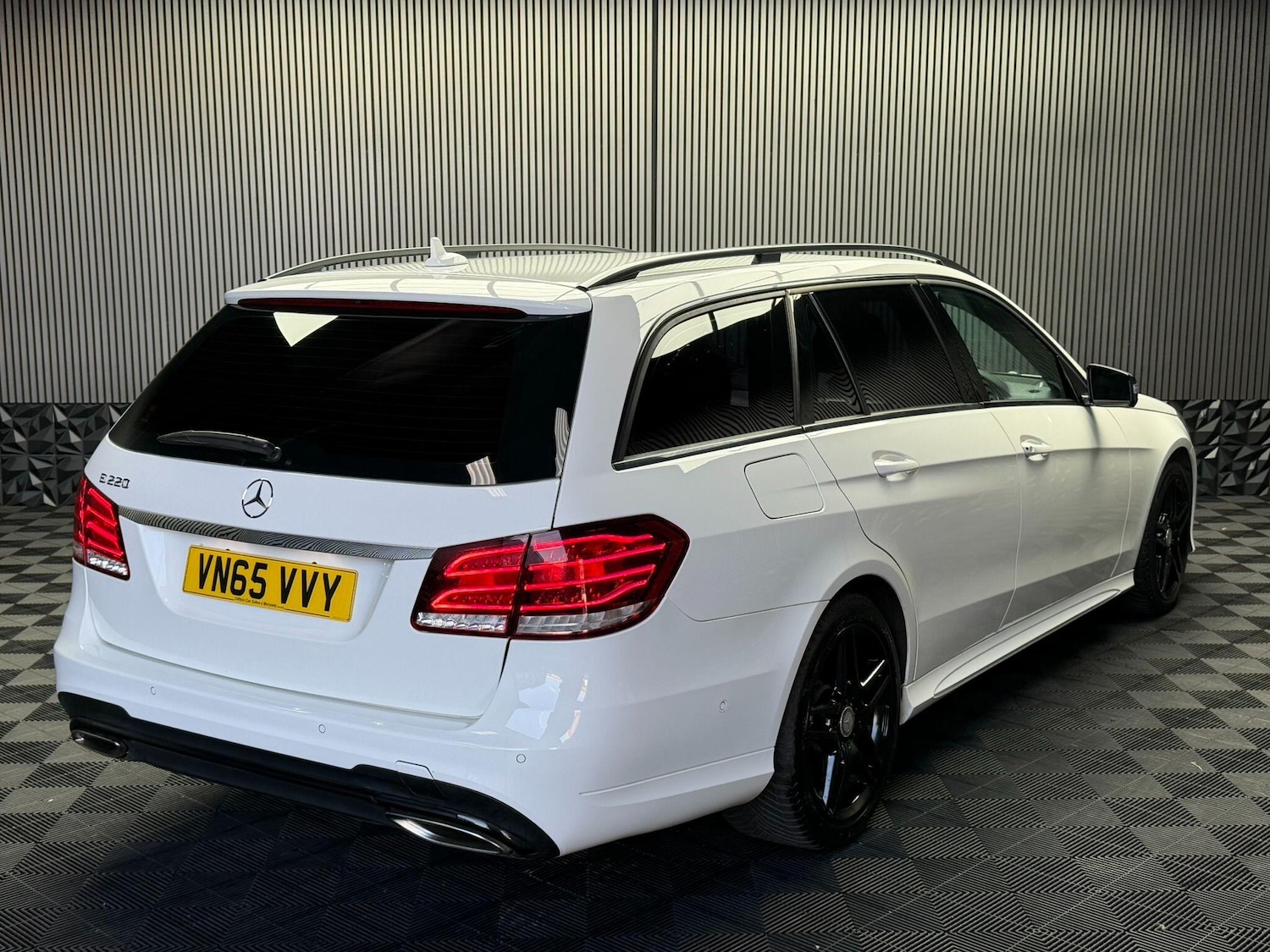 Used Mercedes-Benz E Class 2016 for sale - 77377625: Photo 18