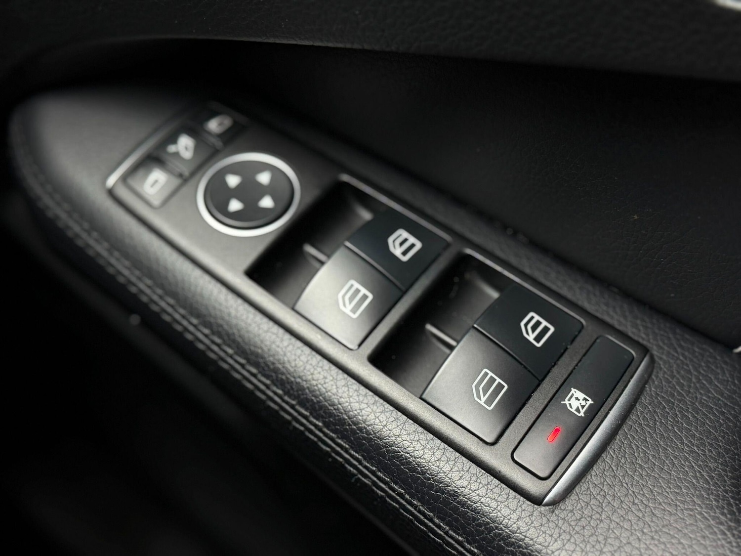 Used Mercedes-Benz E Class 2016 for sale - 77377625: Photo 23