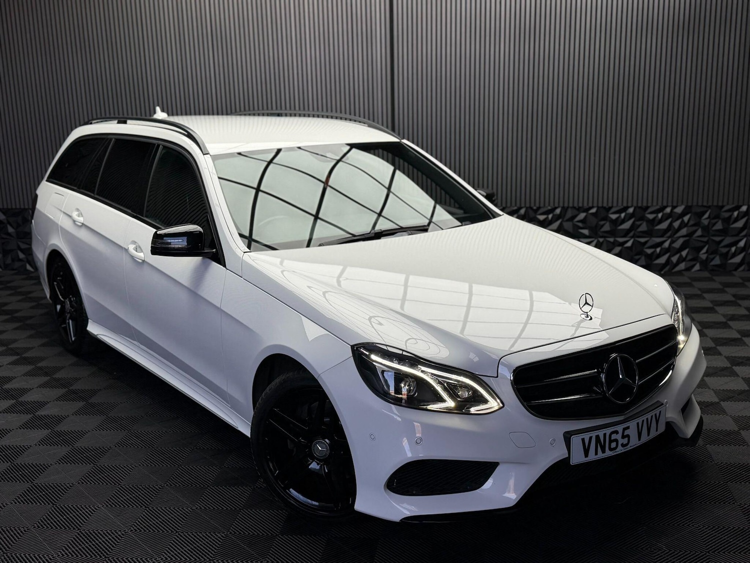 Used Mercedes-Benz E Class 2016 for sale - 77377625: Photo 6