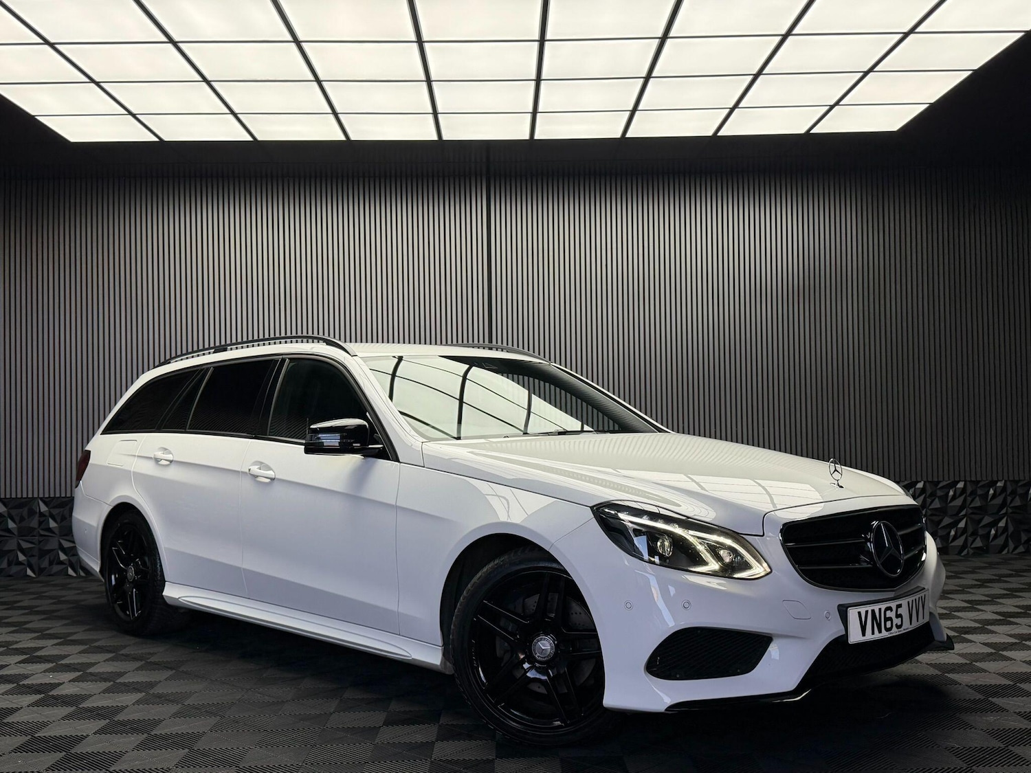 Used Mercedes-Benz E Class 2016 for sale - 77377625: Photo 8