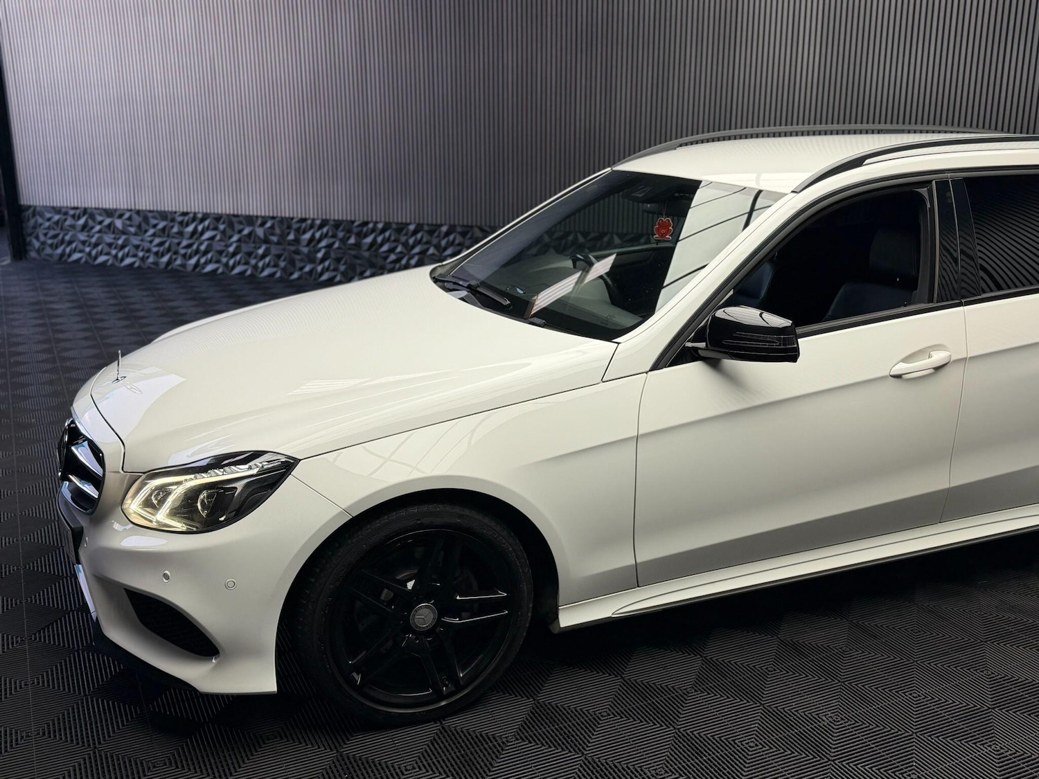 Used Mercedes-Benz E Class 2016 for sale - 77377625: Photo 9