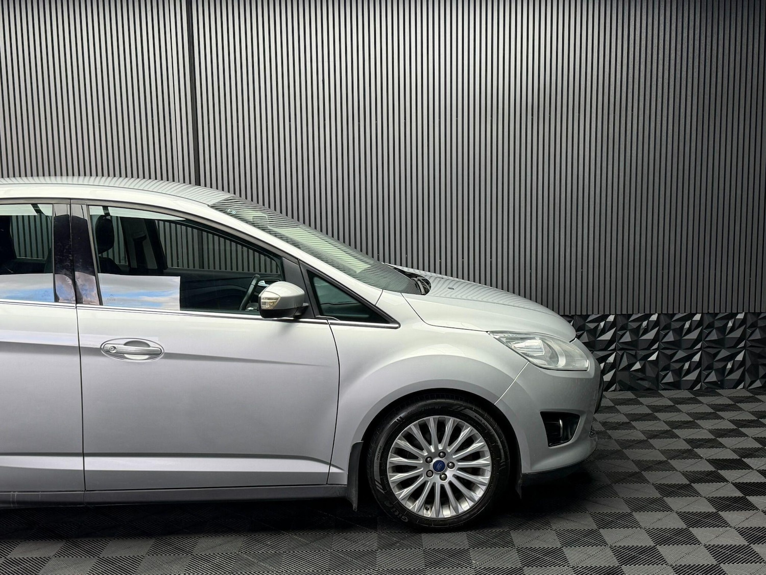 Used Ford C-Max 2015 for sale - 77646999: Photo 16