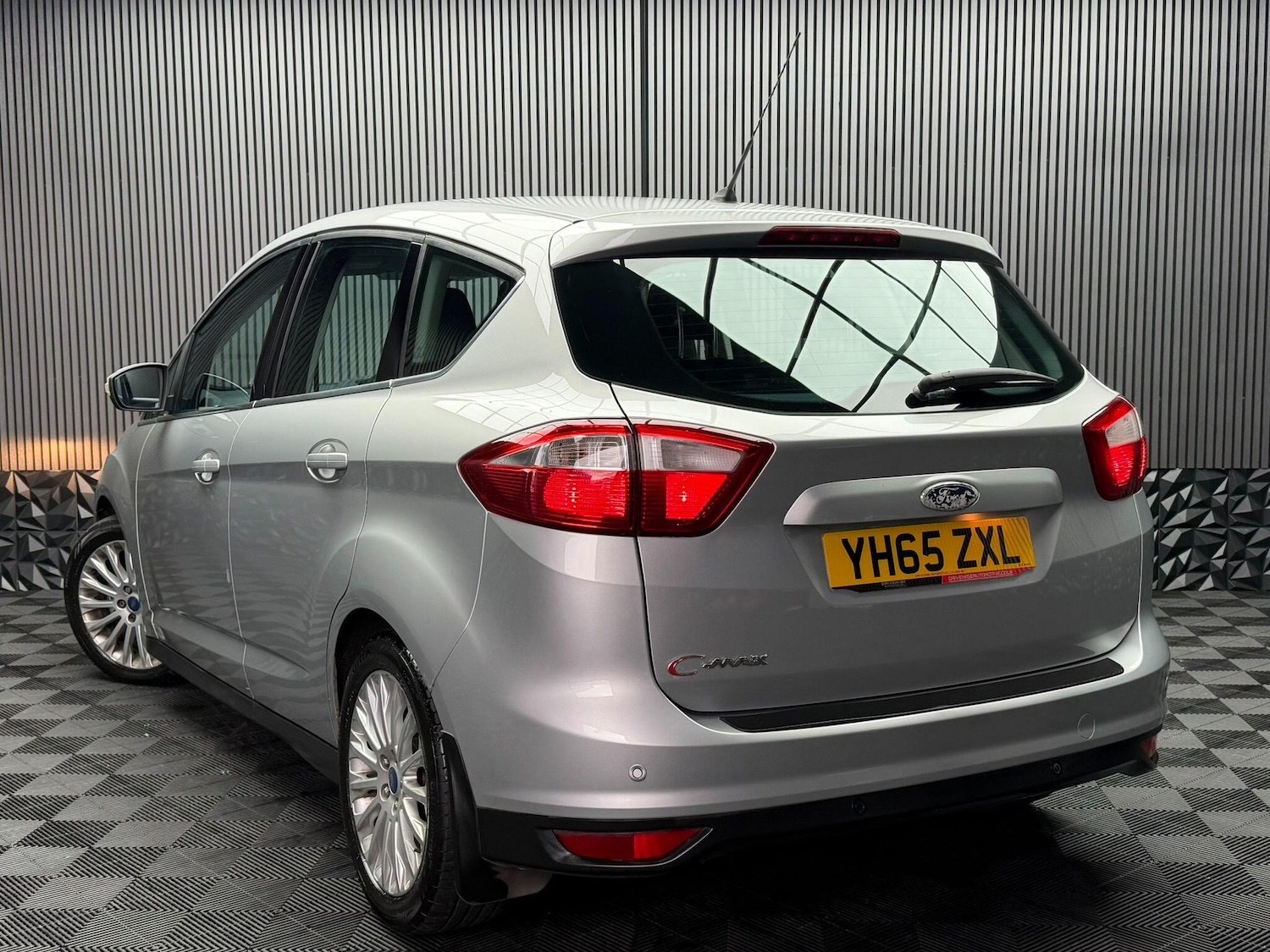 Used Ford C-Max 2015 for sale - 77646999: Photo 5