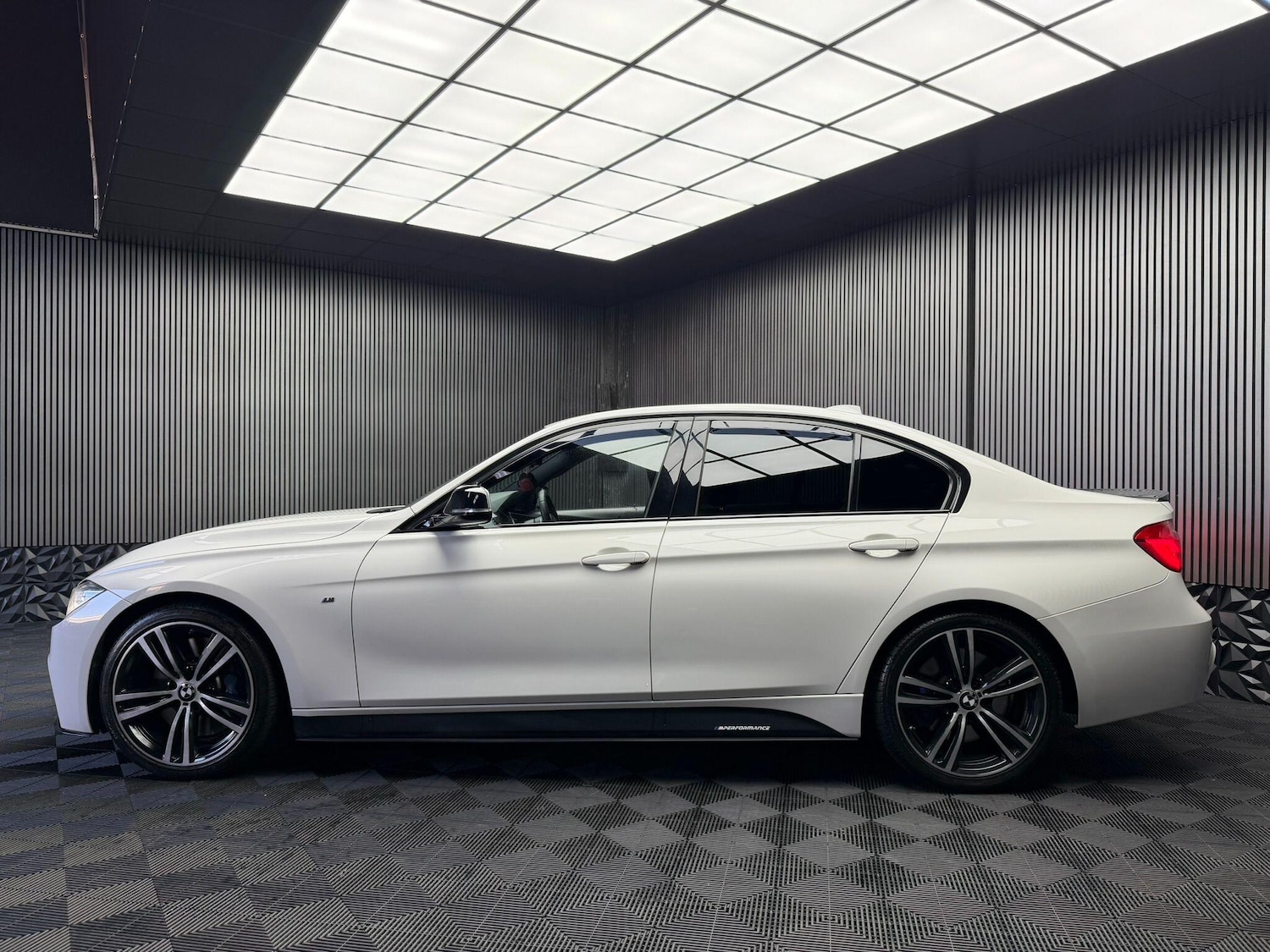 Used BMW 3 Series 2017 for sale - 77377313: Photo 12