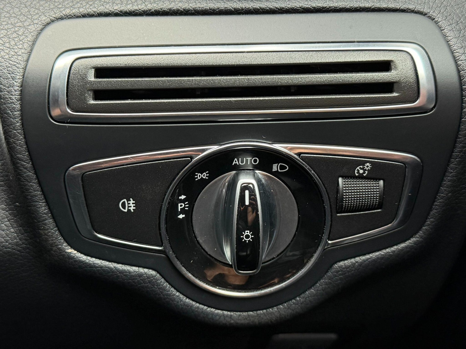 Used Mercedes-Benz C Class 2014 for sale - 77377339: Photo 22