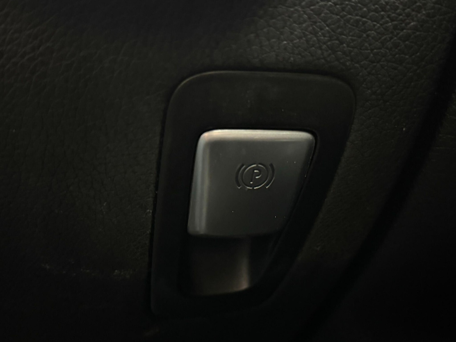 Used Mercedes-Benz C Class 2014 for sale - 77377339: Photo 28