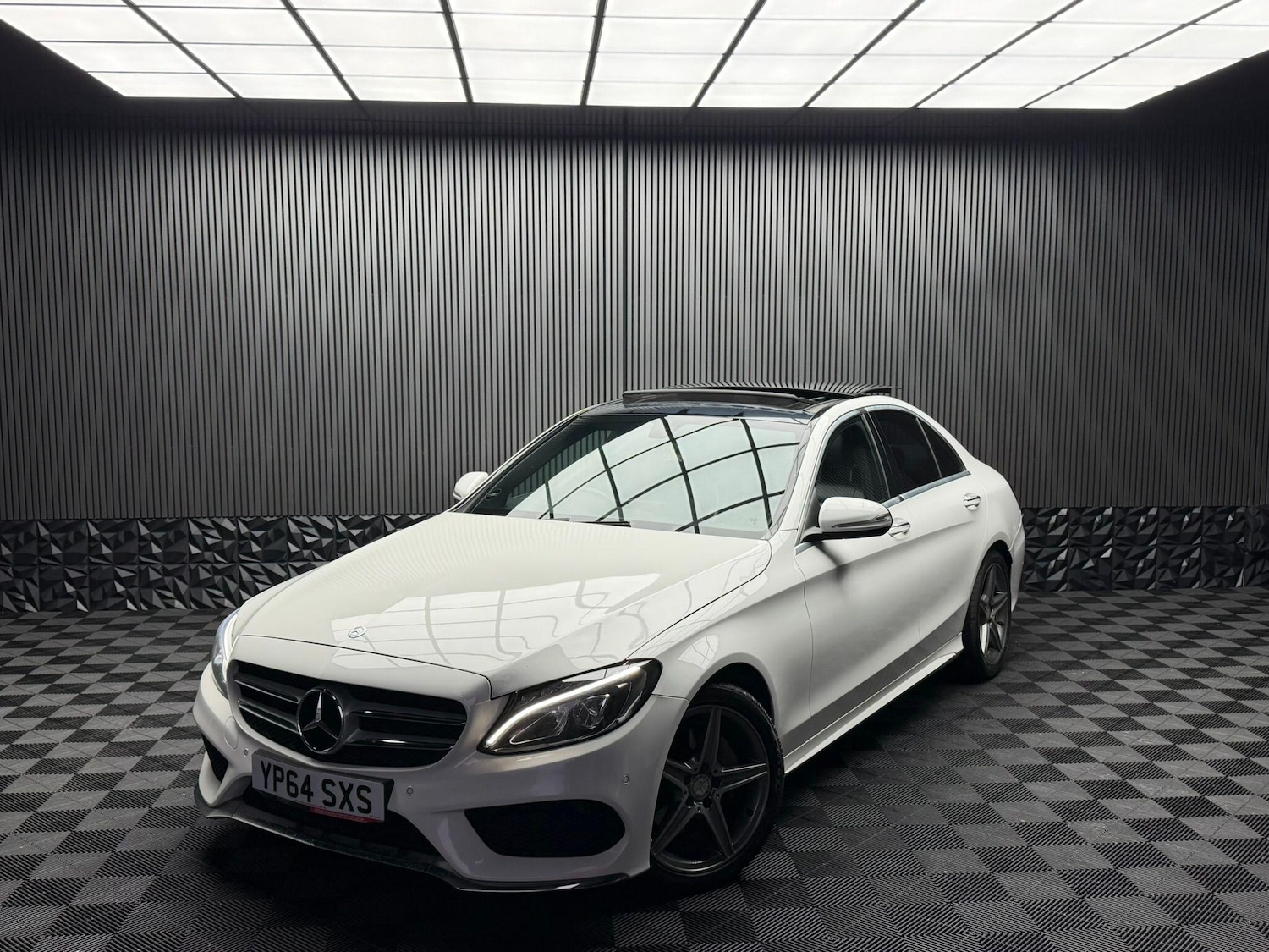 Used Mercedes-Benz C Class 2014 for sale - 77377339: Photo 4