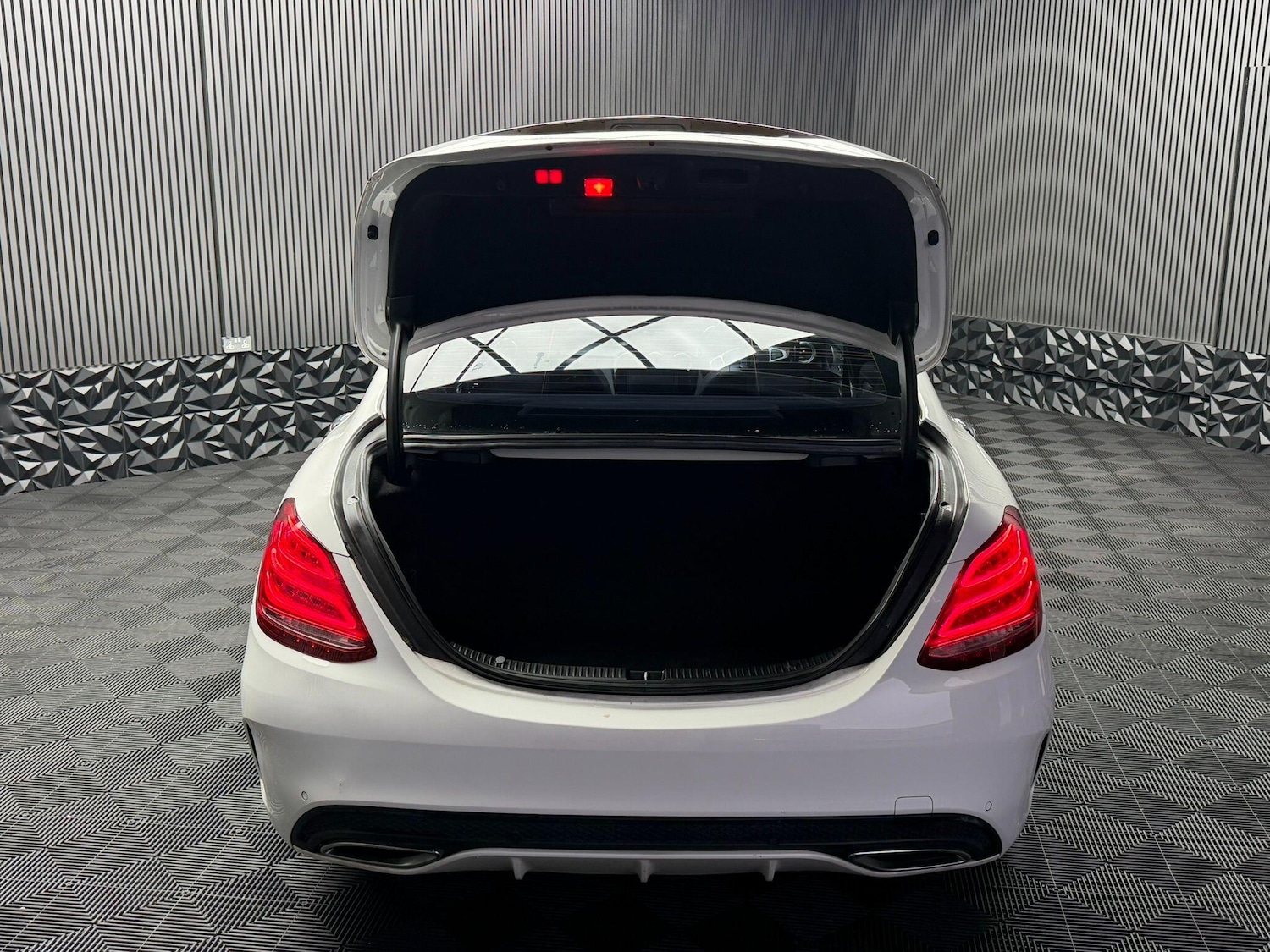 Used Mercedes-Benz C Class 2014 for sale - 77377339: Photo 49