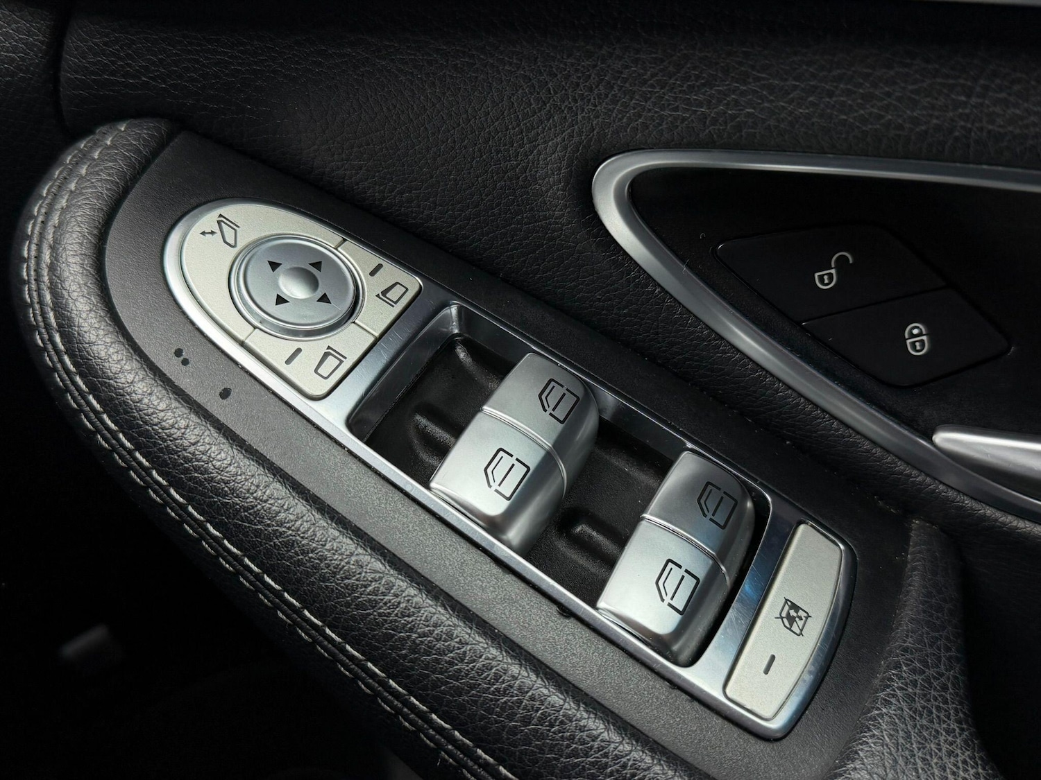 Used Mercedes-Benz C Class 2014 for sale - 77377339: Photo 54