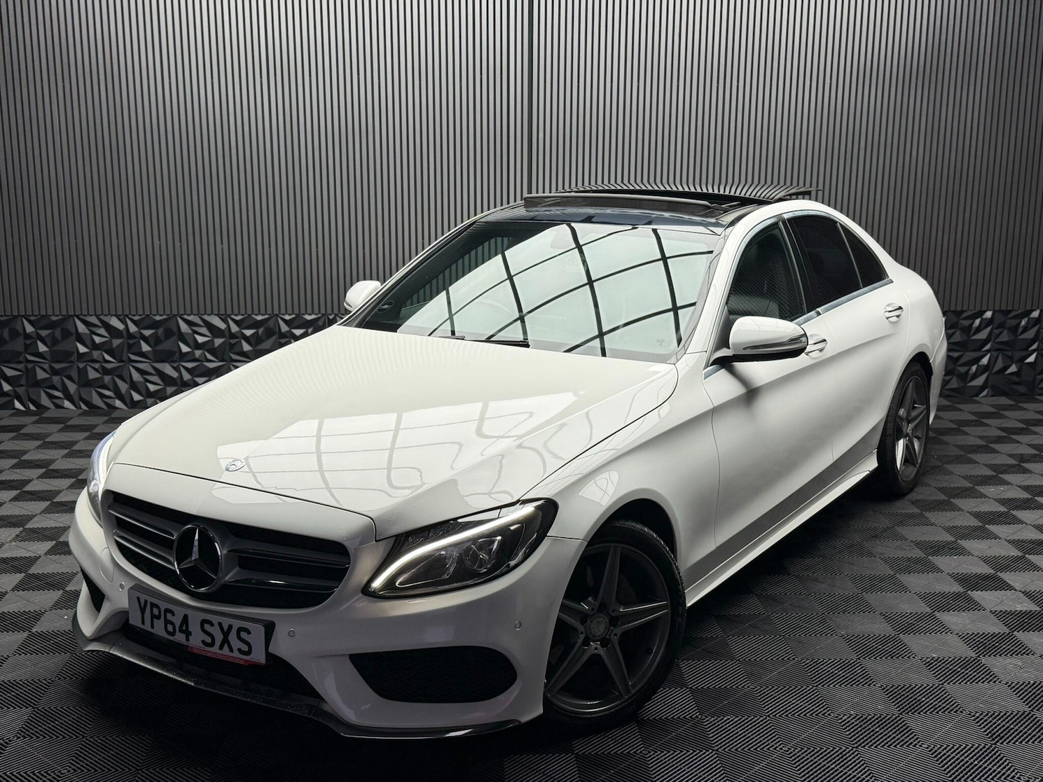 Used Mercedes-Benz C Class 2014 for sale - 77377339: Photo 9