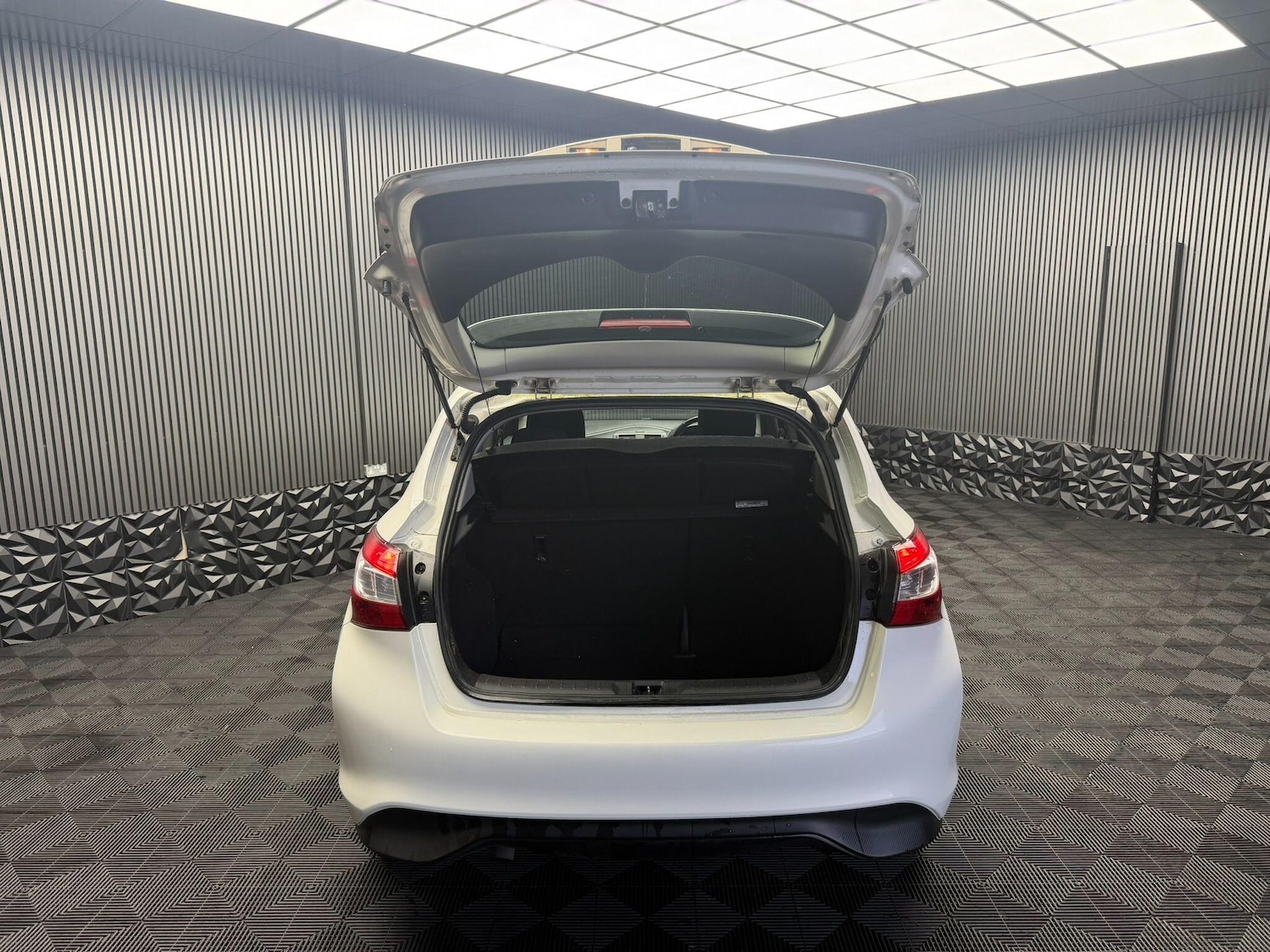 Used Nissan Pulsar 2015 for sale - 77646735: Photo 58